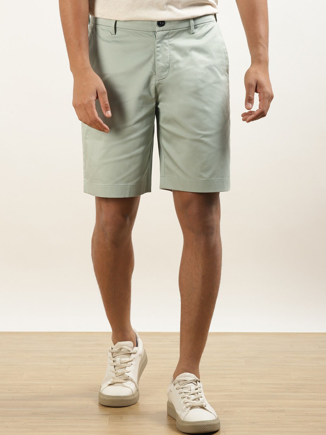 

Andamen Men Mid-Rise Cotton Chino Shorts, Green