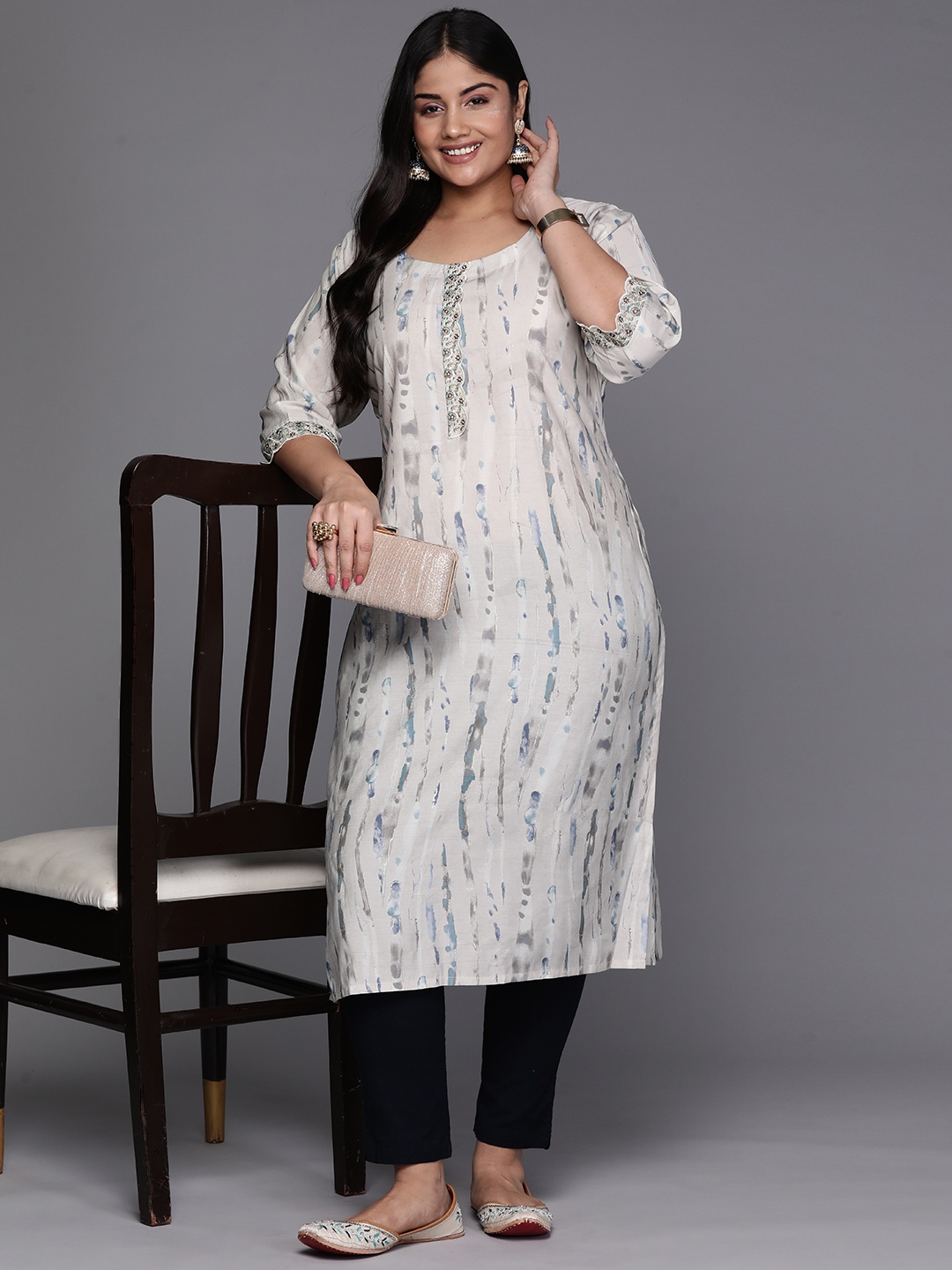 

EXTRA LOVE BY LIBAS Women Plus Size Abstract Printed Sequinned Kurta, Grey