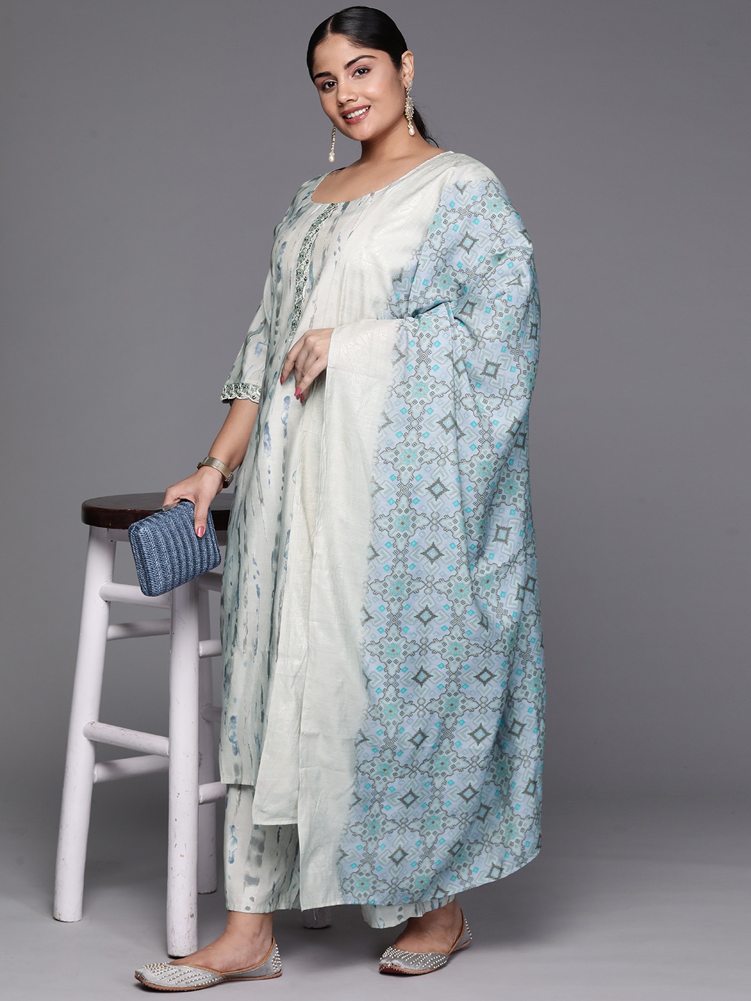 

EXTRA LOVE BY LIBAS Women Plus Size Printed Sequinned Kurta with Trousers & With Dupatta, Grey