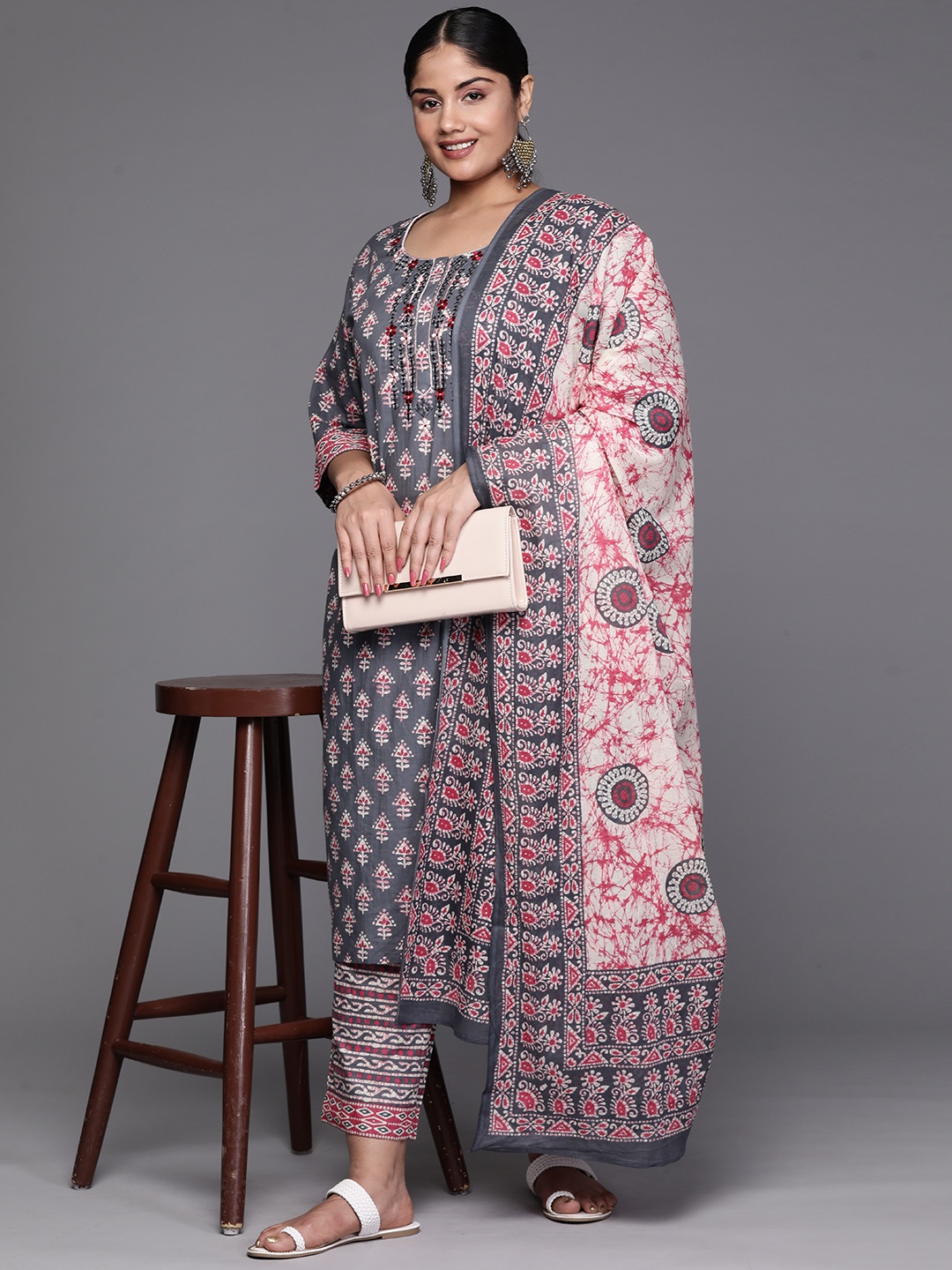 

EXTRA LOVE BY LIBAS Women Plus Size Mirror Work Kurta with Trousers & With Dupatta, Grey