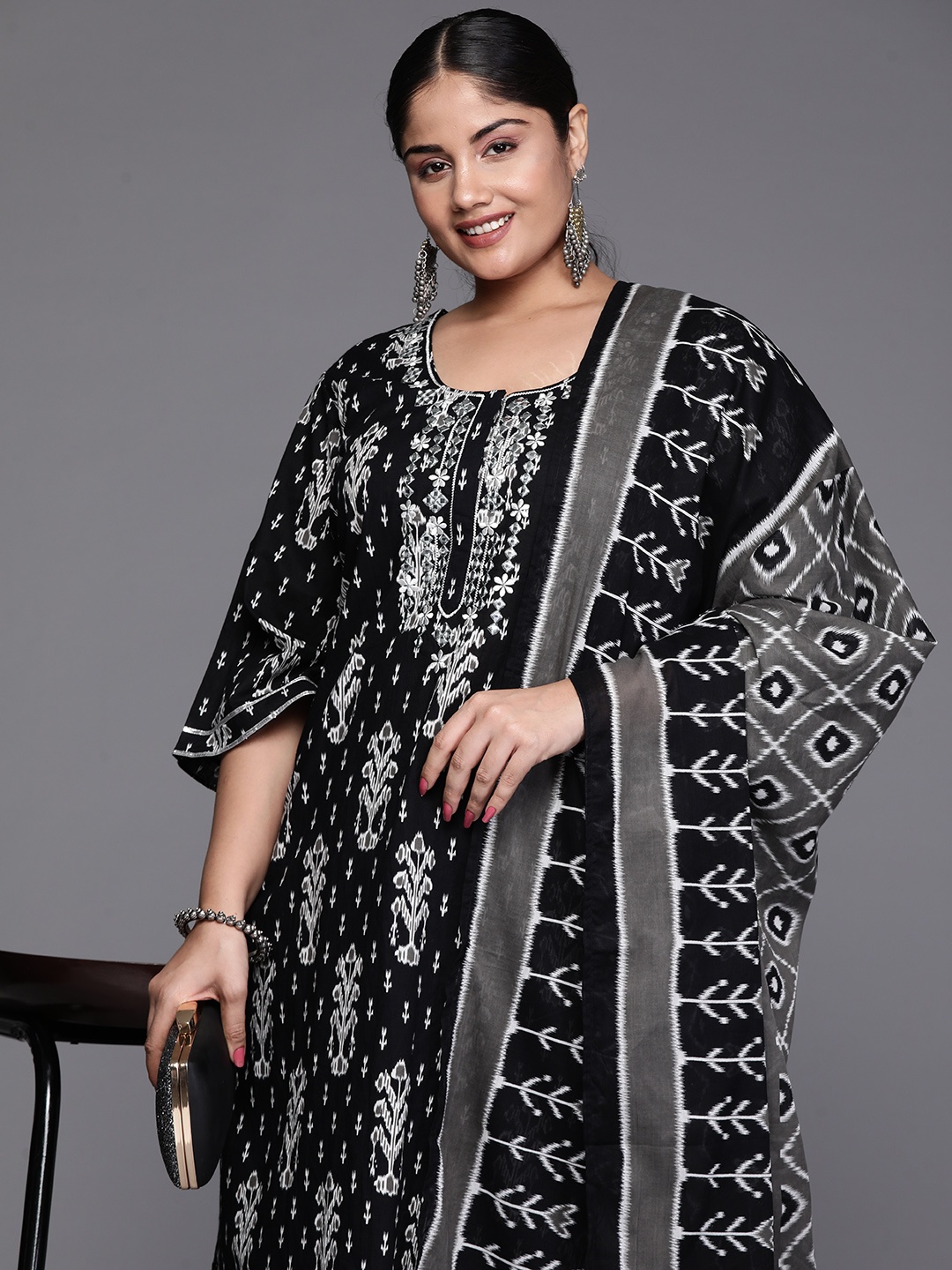 

EXTRA LOVE BY LIBAS Women Plus Size Mirror Work Kurta with Trousers & With Dupatta, Black