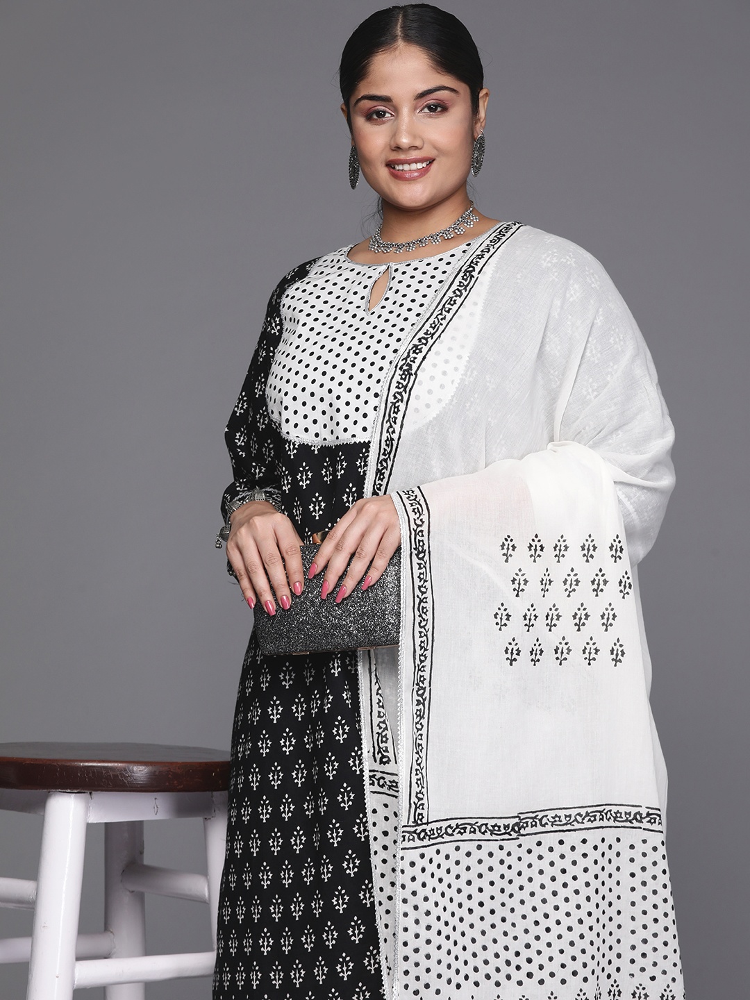 

EXTRA LOVE BY LIBAS Women Plus Size Yoke Design Kurta with Salwar & With Dupatta, Black