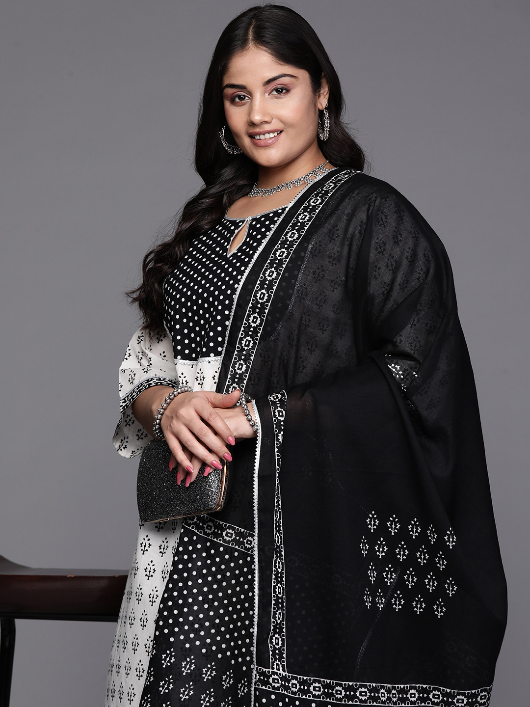 

EXTRA LOVE BY LIBAS Women Plus Size Yoke Design Kurta with Salwar & With Dupatta, White