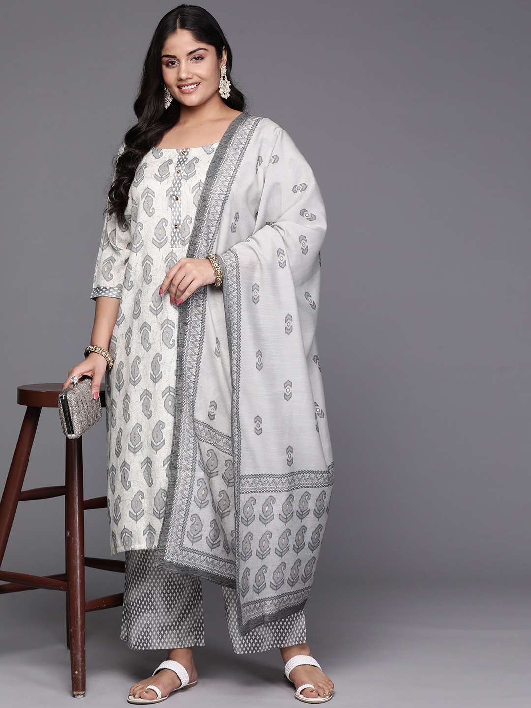 

EXTRA LOVE BY LIBAS Women Plus Size Paisley Printed Kurta with Trousers & With Dupatta, Off white