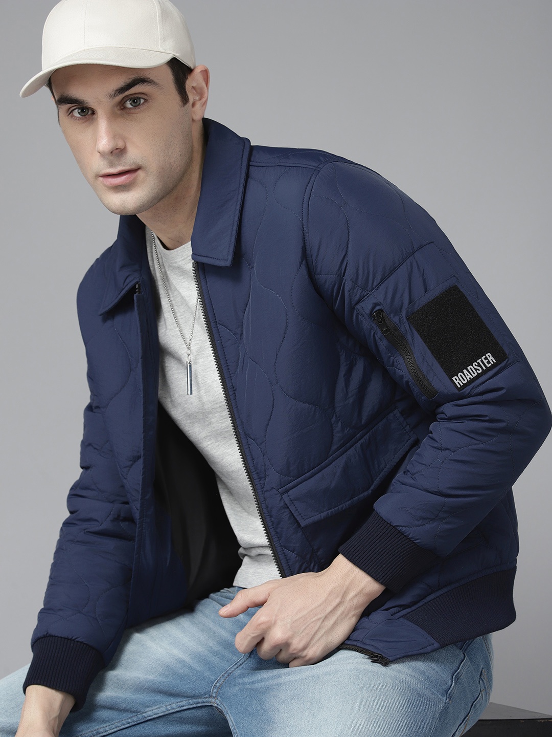 

The Roadster Lifestyle Co. Men Solid Padded Jacket, Navy blue