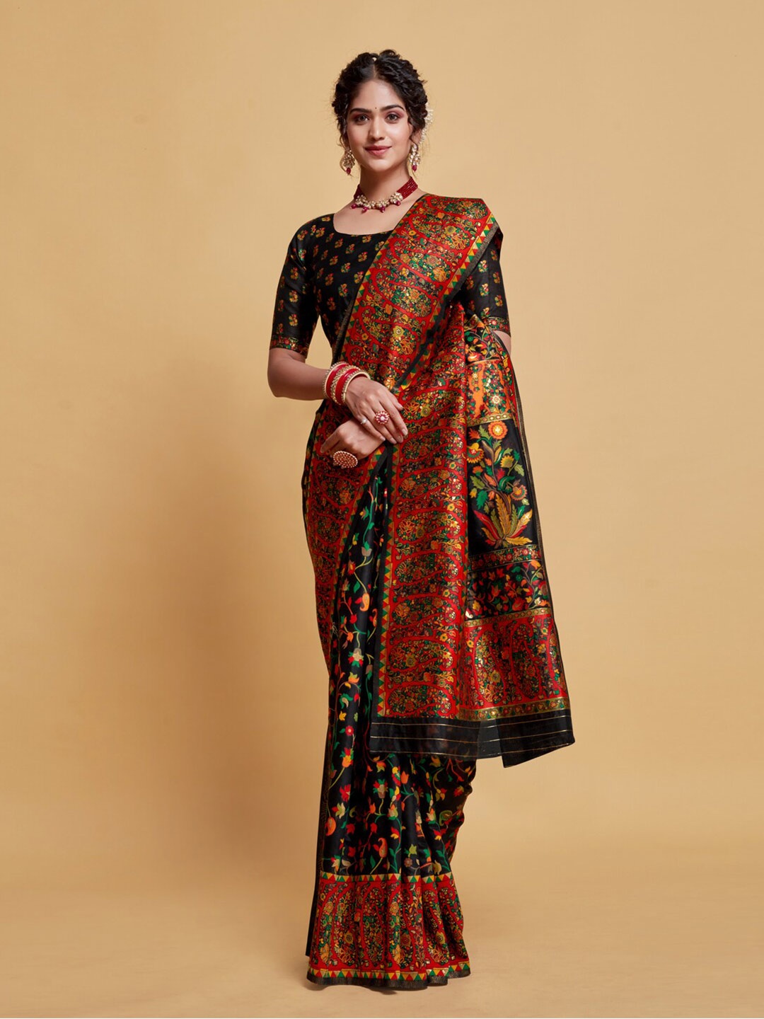 

GAJARAI Floral Woven Design Zari Banarasi Saree, Black