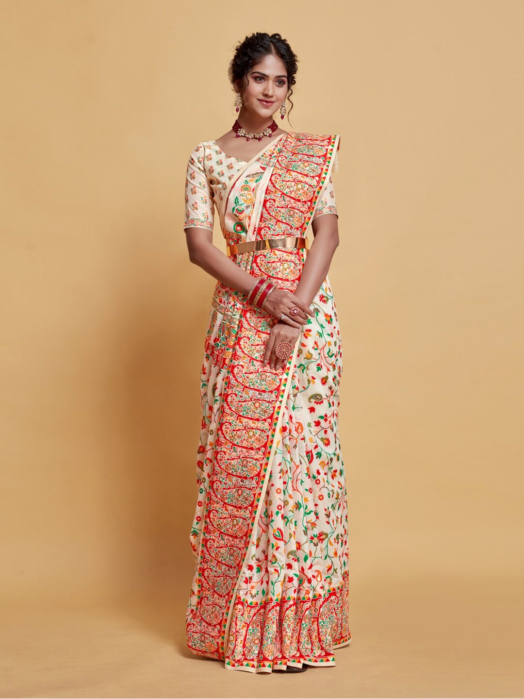 

GAJARAI Floral Printed Banarasi Saree, White