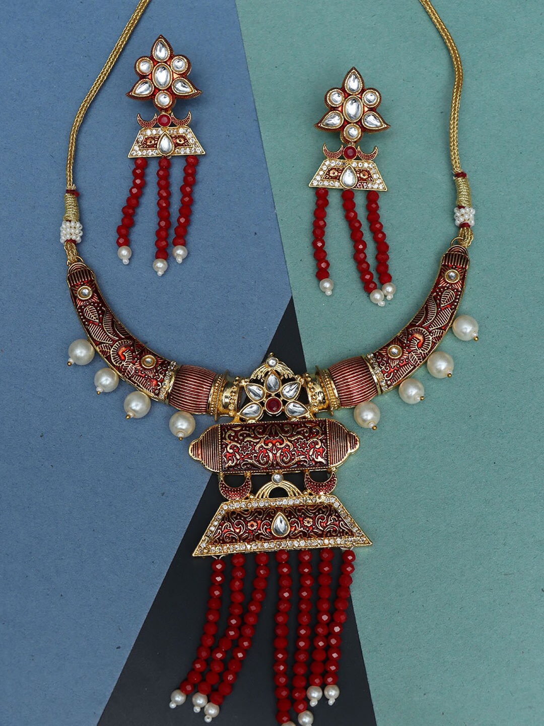 

Ozanoo Gold-Plated Kundan-Studded & Beaded Antique Necklace & Earrings