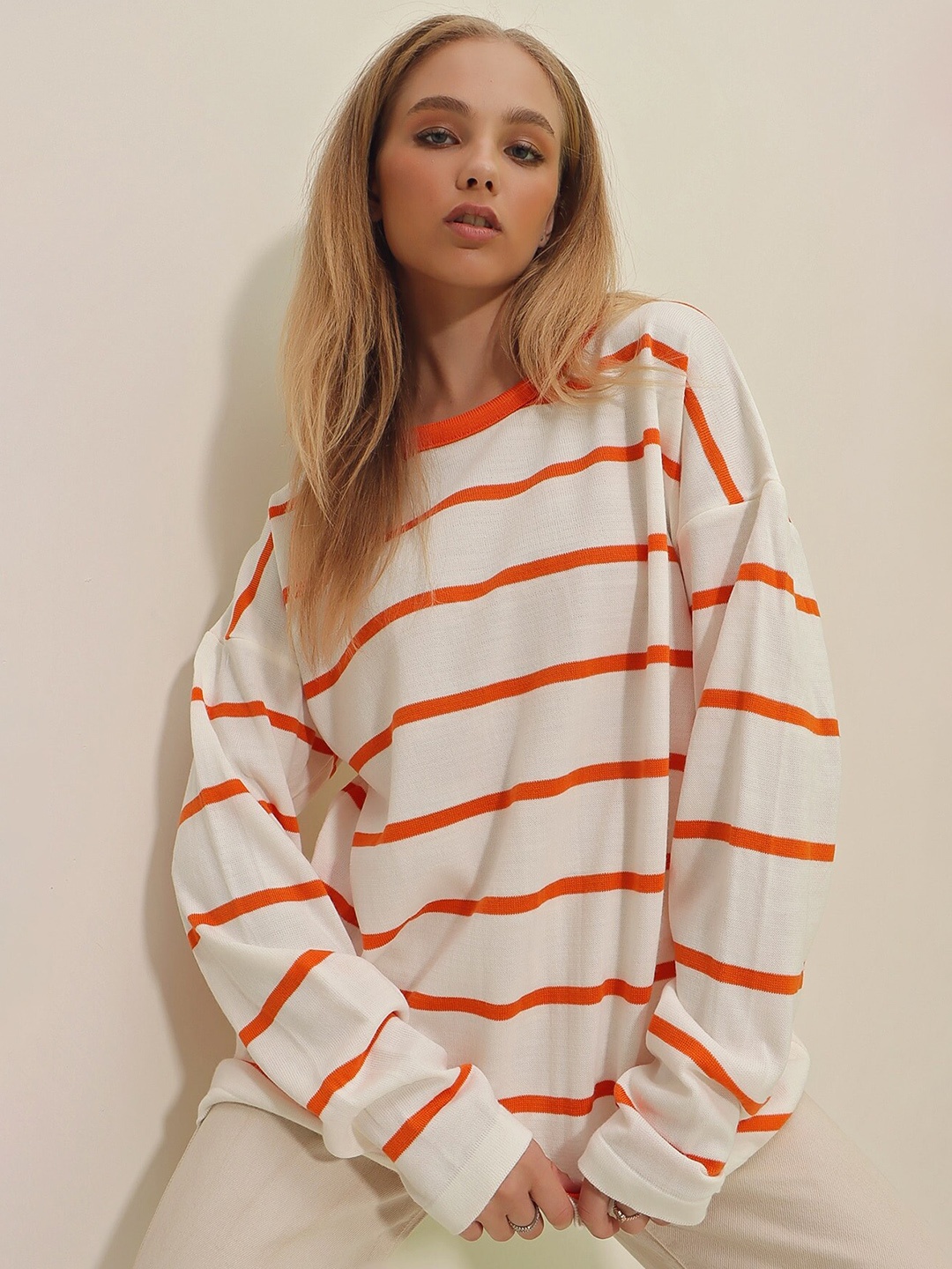 

Trend Alacati stili Striped Round Neck Acrylic Pullover, White