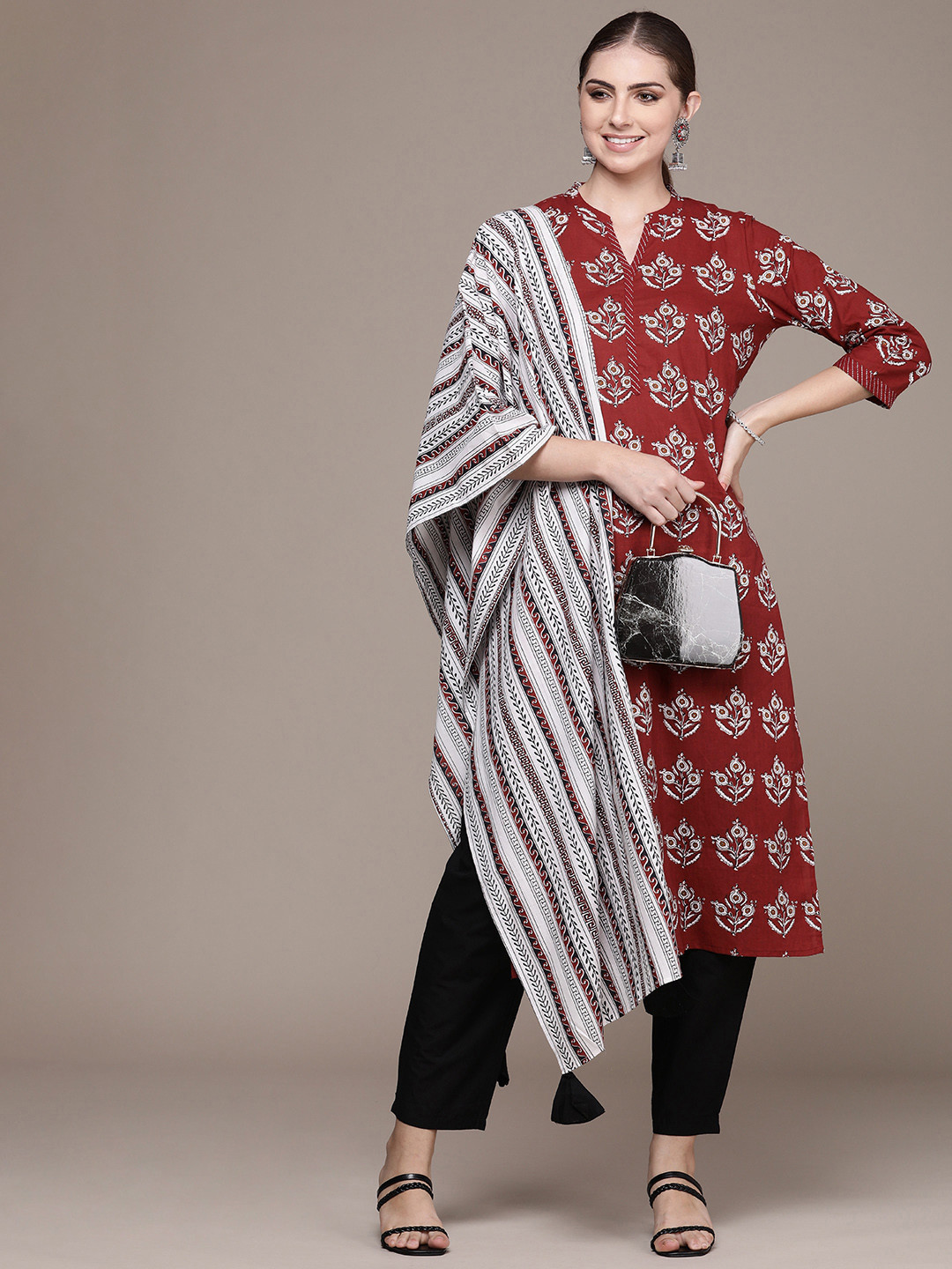 

Anouk Women Floral Printed Regular Kurta with Trousers & With Dupatta, Maroon