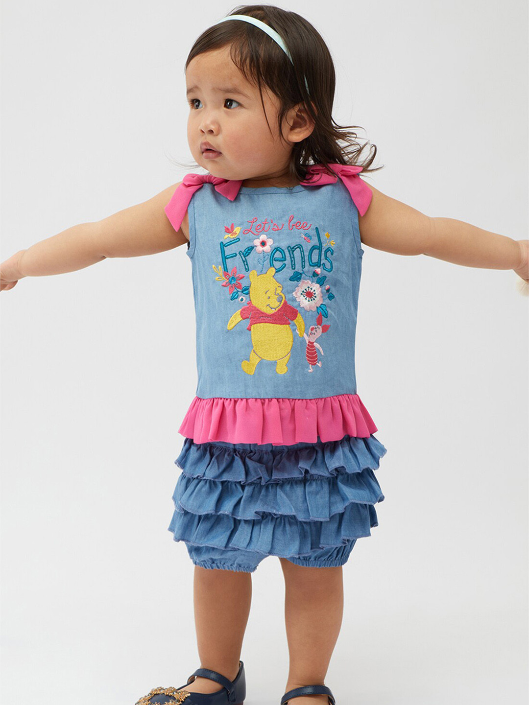 

One Friday Infant Girls Winnie The Pooh Printed Top with Shorts, Blue