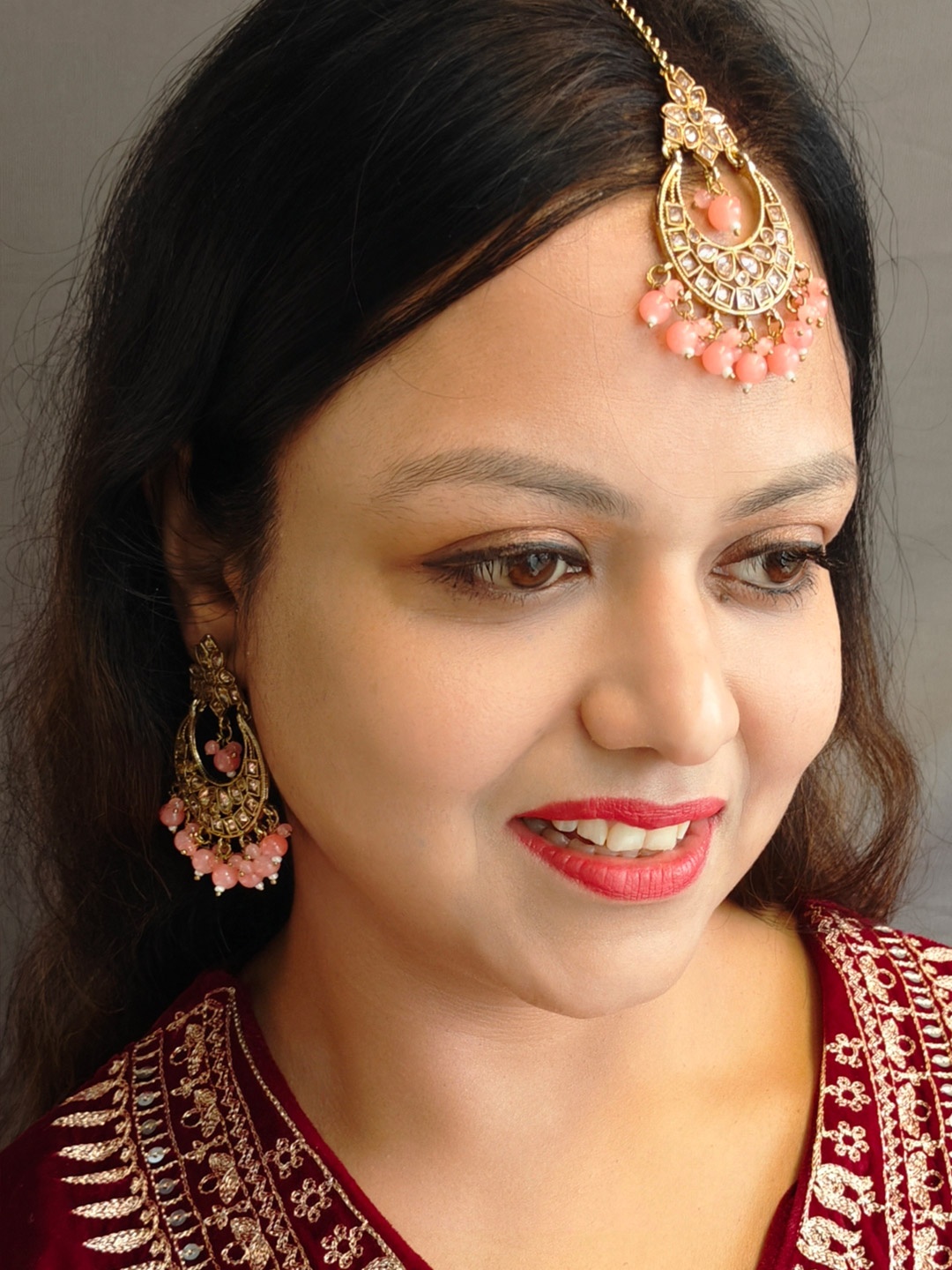 

GRIIHAM Gold-Plated Kundan Maang Tika and Earrings