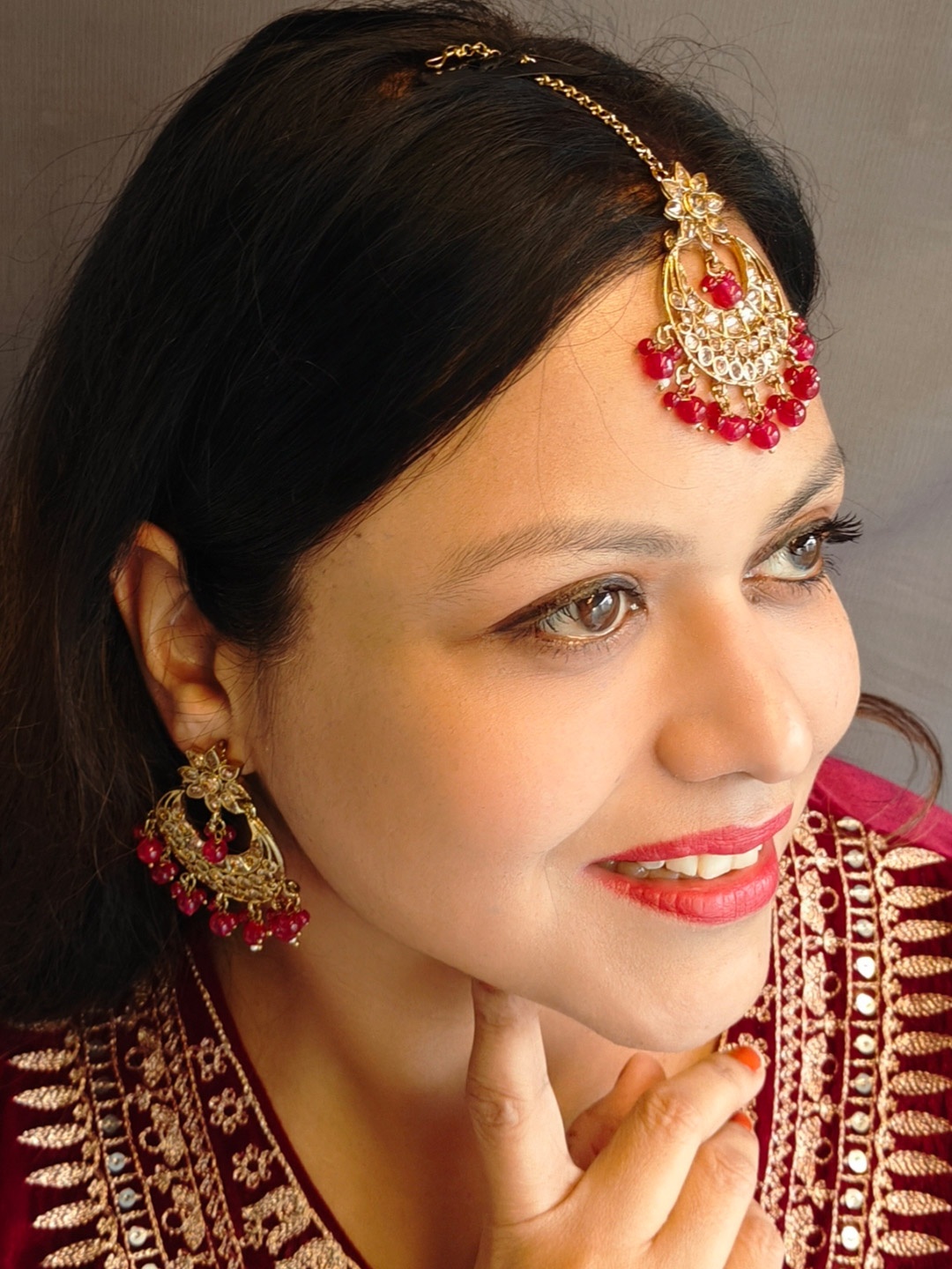 

GRIIHAM Gold-Plated Kundan Maang Tika and Earrings