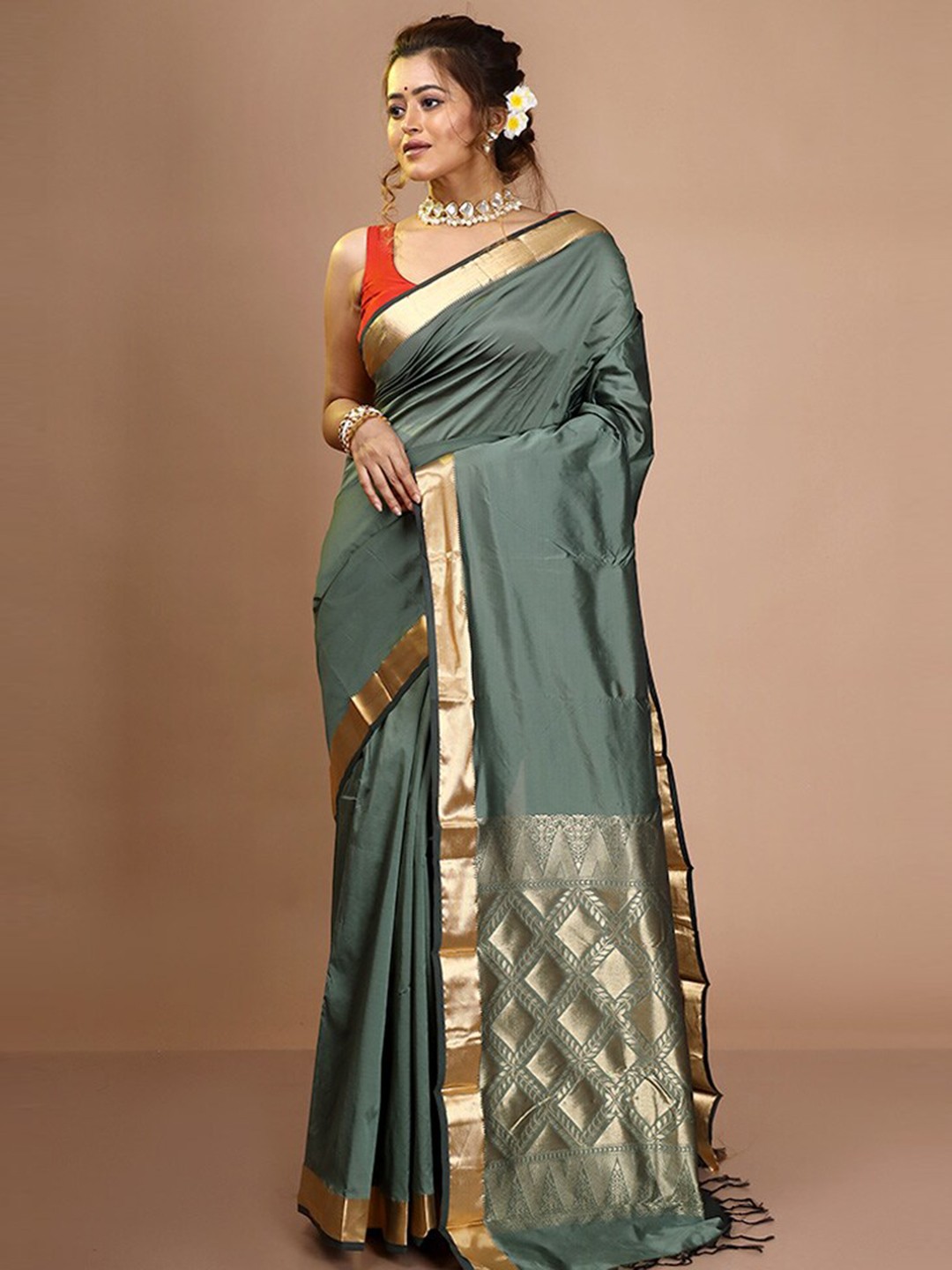 

AllSilks Green & Gold-Toned Zari Pure Silk Kanjeevaram Saree