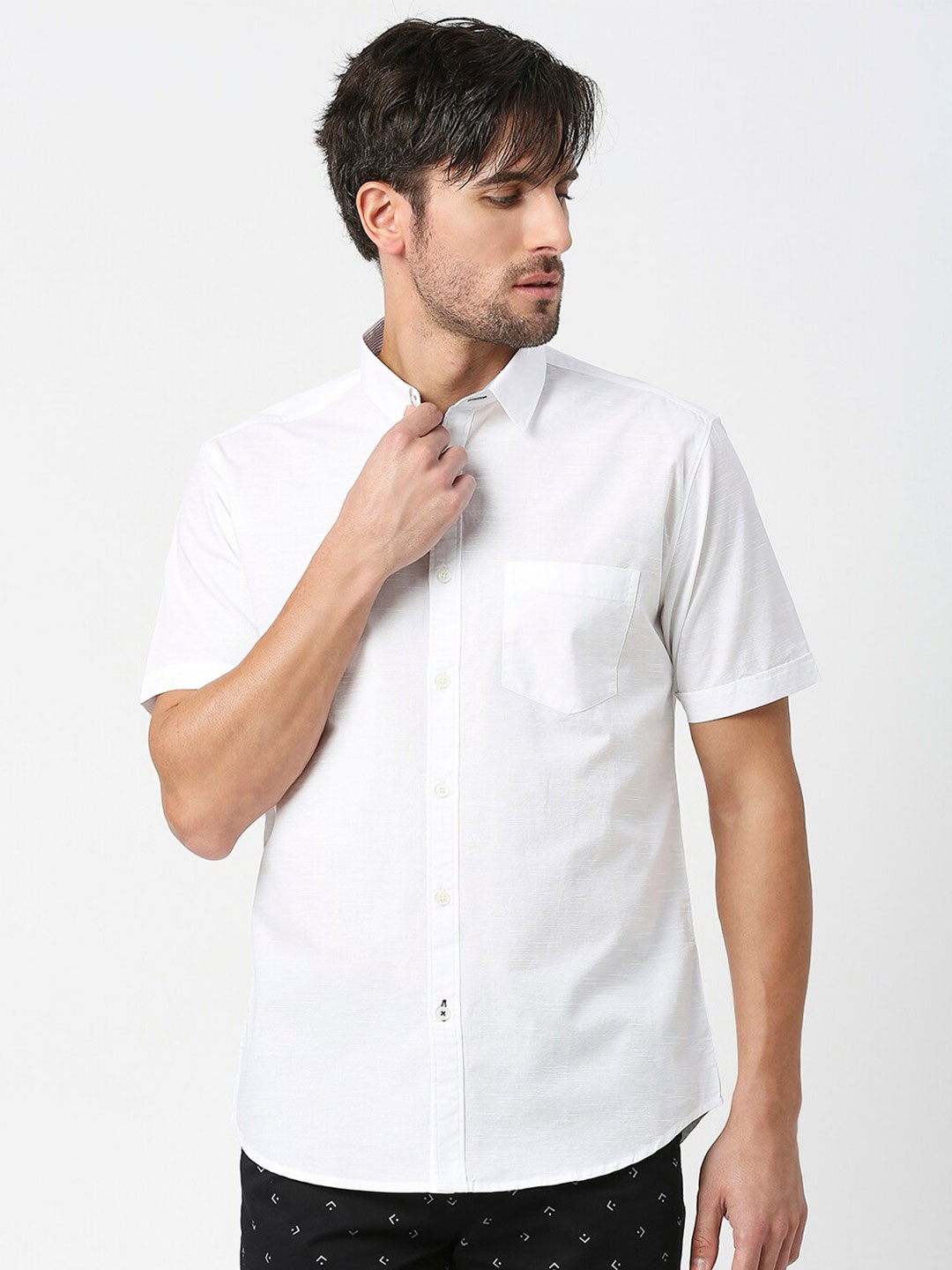 

DRAGON HILL Spread Collar Short Sleeve Slim Fit Cotton Casual Shirt, White