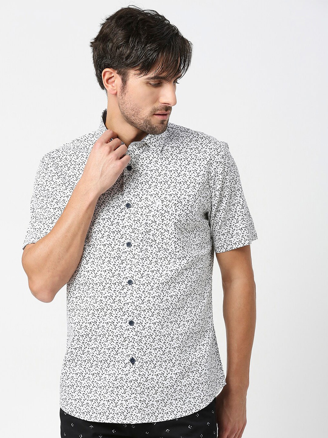 

DRAGON HILL Slim Fit Floral Opaque Printed Casual Shirt, White