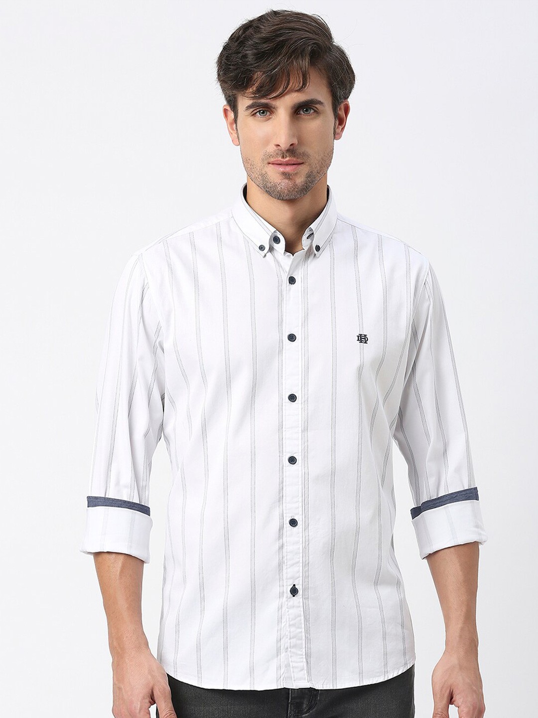 

DRAGON HILL Men White Slim Fit Opaque Striped Casual Shirt