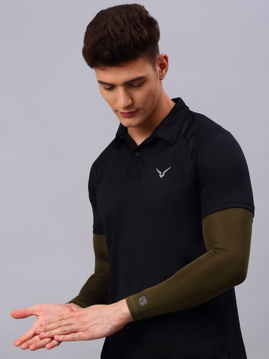 

Invincible Men Tech Arm Sleeves, Olive