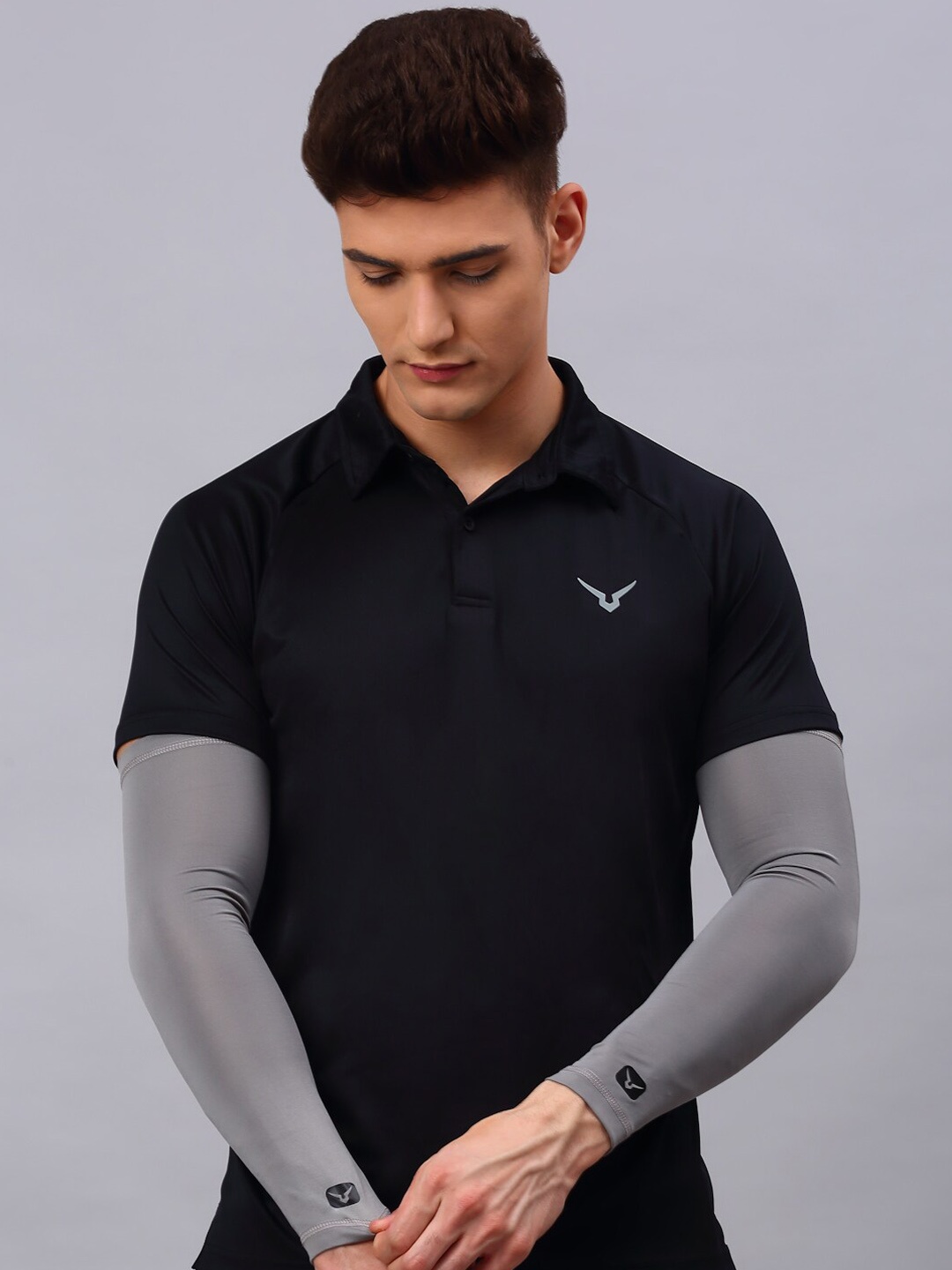 

Invincible Men Tech Arm Sleeves, Grey