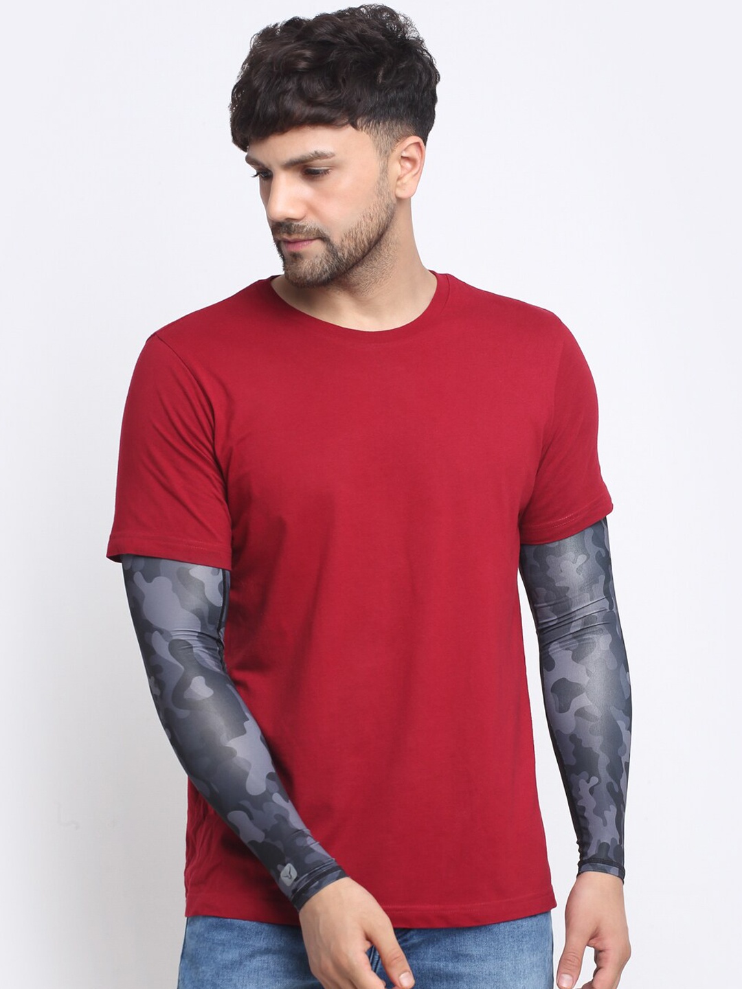 

Invincible Men Tech Arm Protector Sleeves, Black
