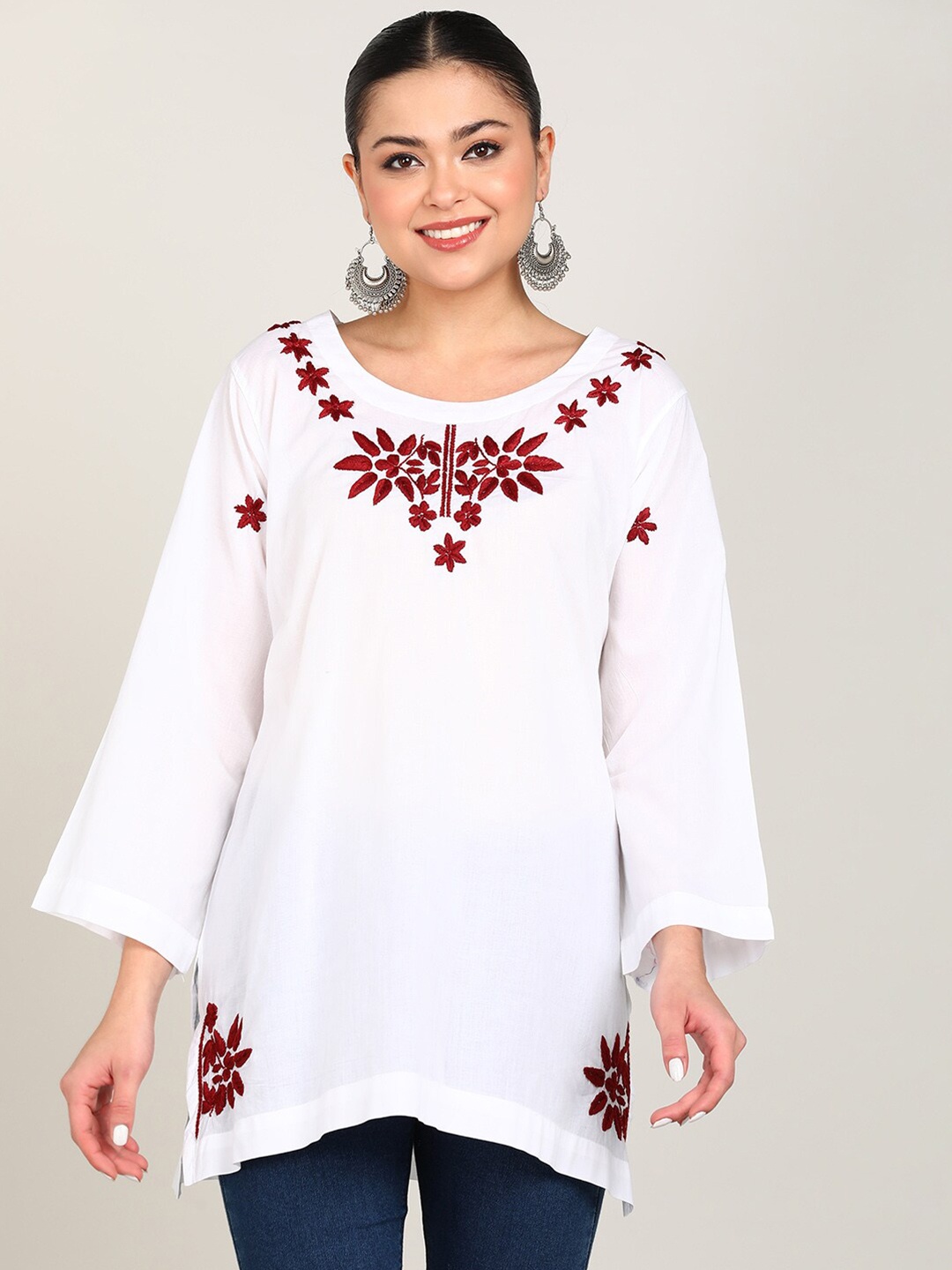 

VAHSON Ethnic Motifs Embroidered Chikankari Pure Cotton Kurti, White