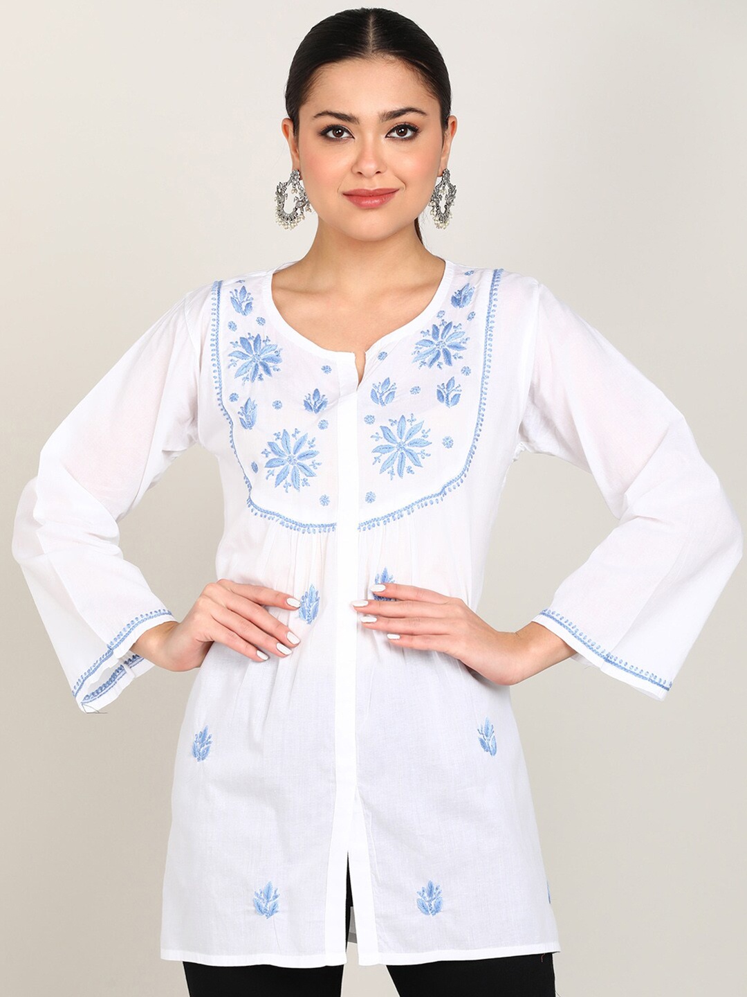 

VAHSON Ethnic Motifs Embroidered Chikankari Pure Cotton Kurti, White