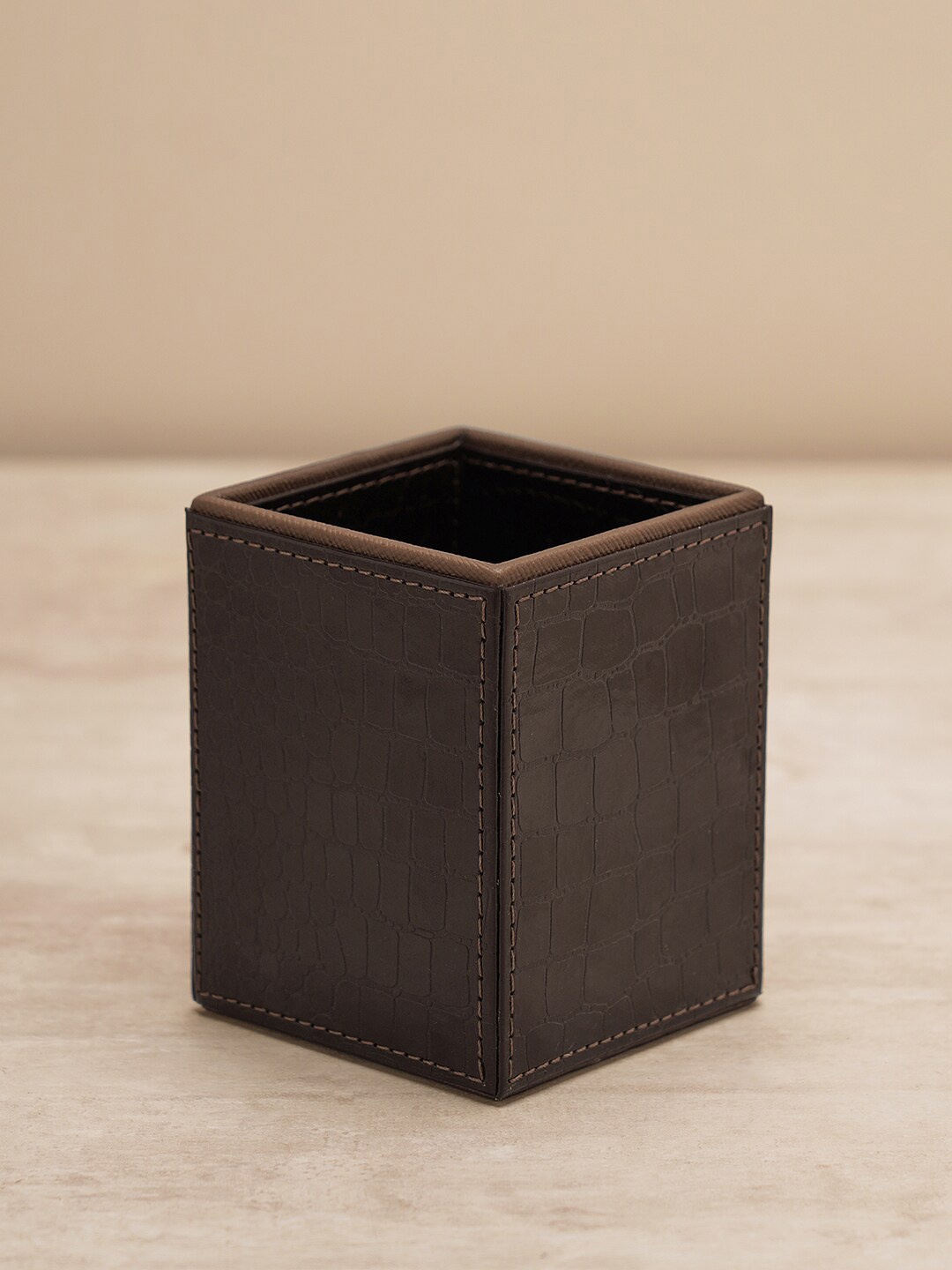 

Pure Home and Living Brown Textured Pen Holder