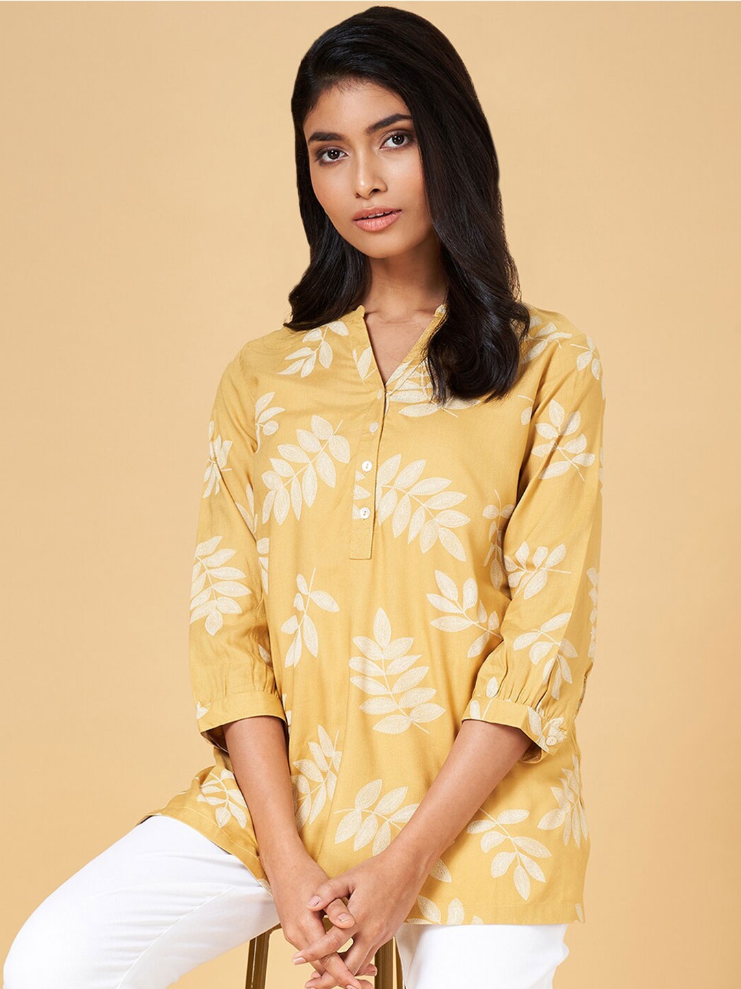 

AKKRITI BY PANTALOONS Mandarin Collar Floral Printed Tunic, Mustard