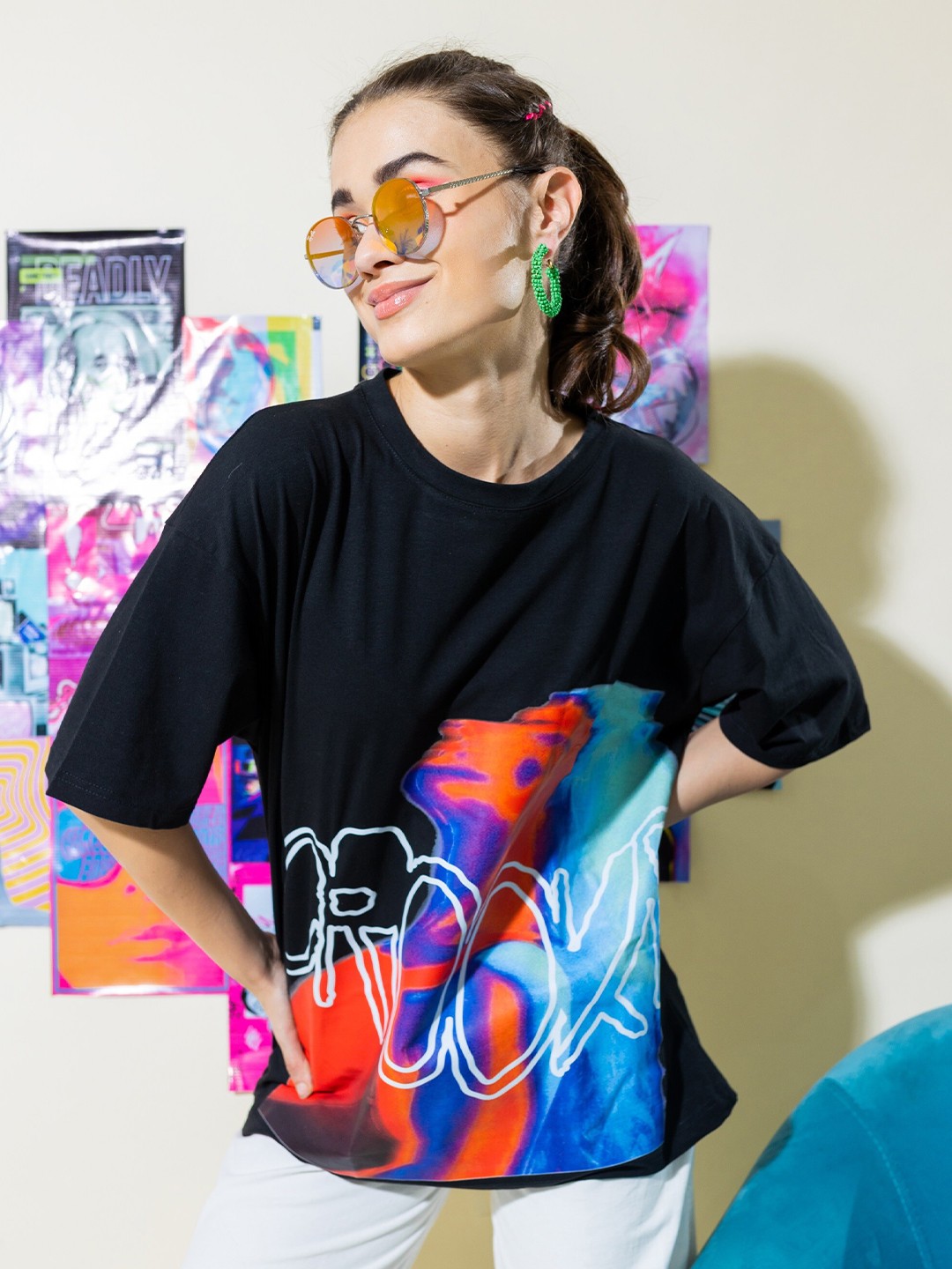 

Stylecast X Hersheinbox Black Graphic Printed Boxy Fit Pure Cotton T-shirt