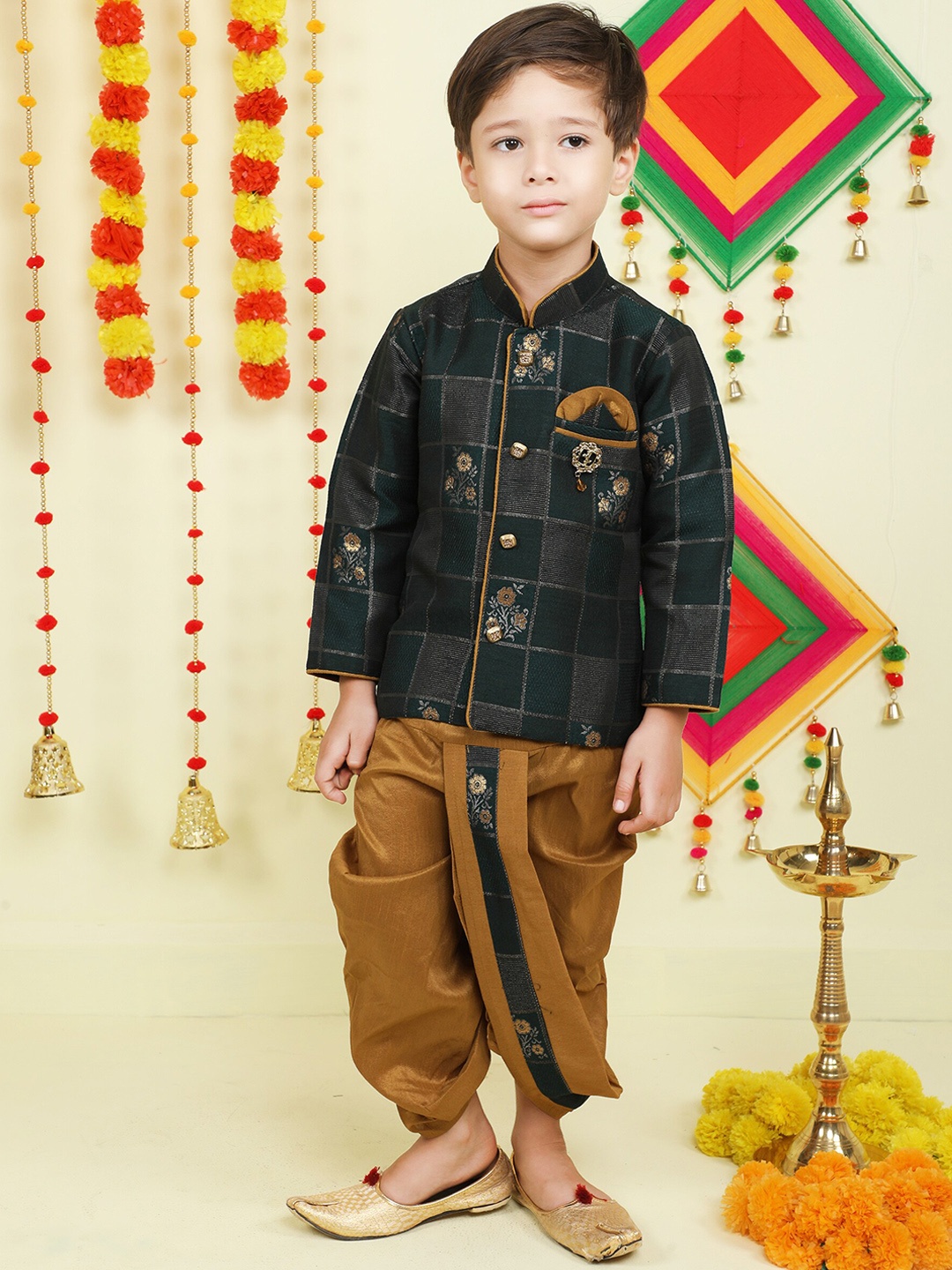 

Jeetethnics Boys Green Floral Regular Kurta with Dhoti Pants