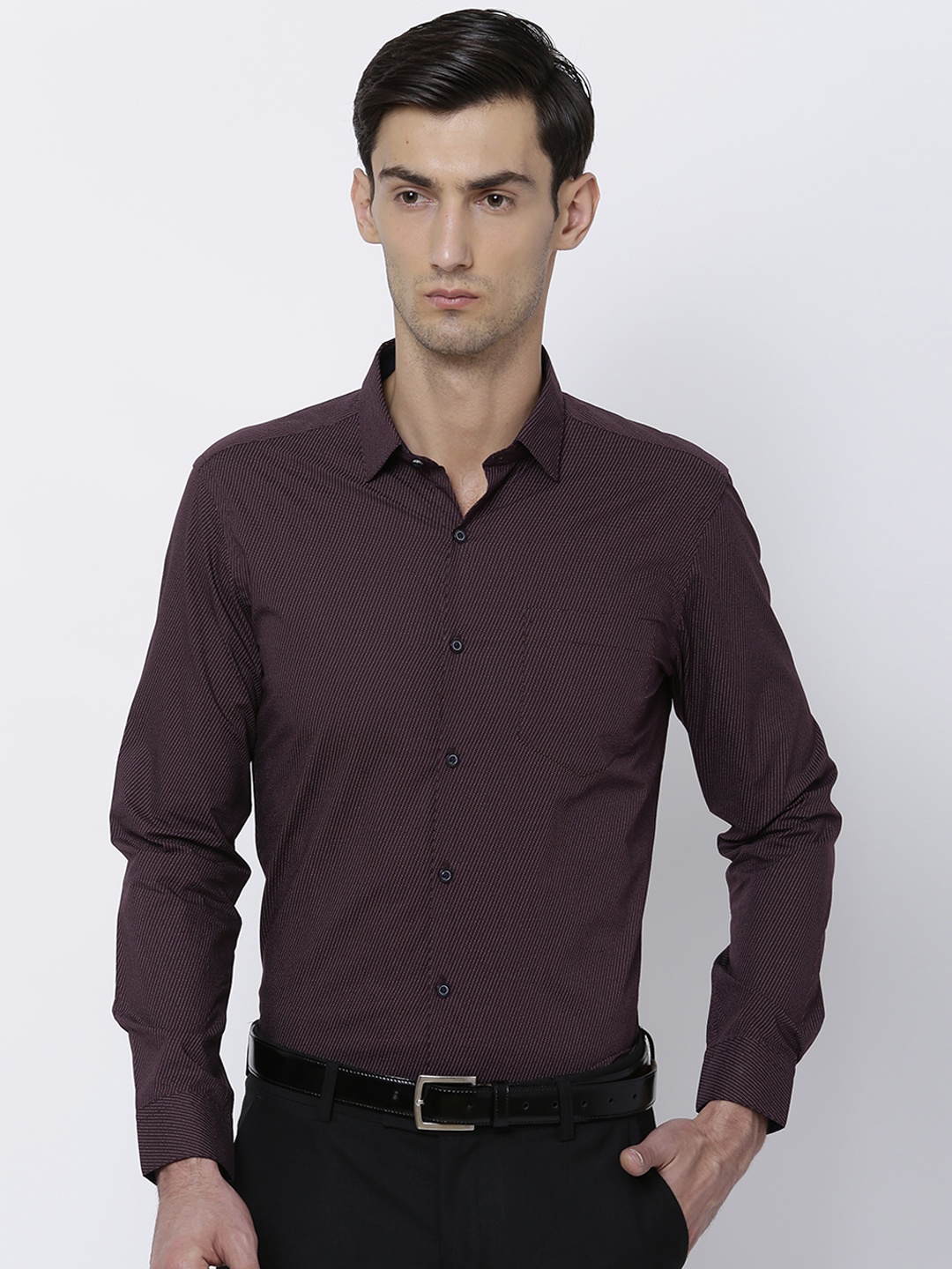 

Black coffee Men Burgundy Slim Fit Printed Formal Shirt