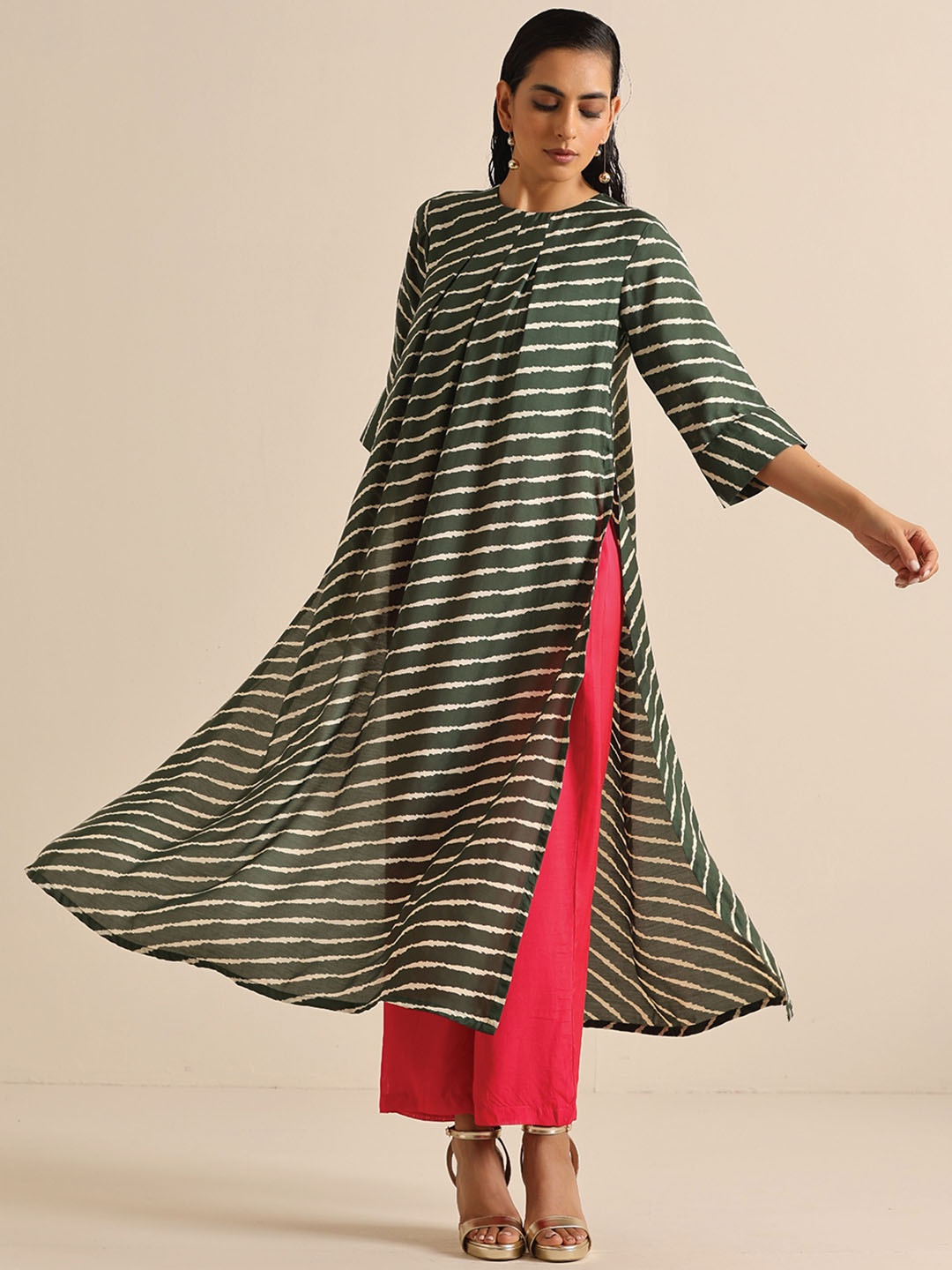 

trueBrowns Leheriya Printed A-Line Kurta with Palazzos, Green