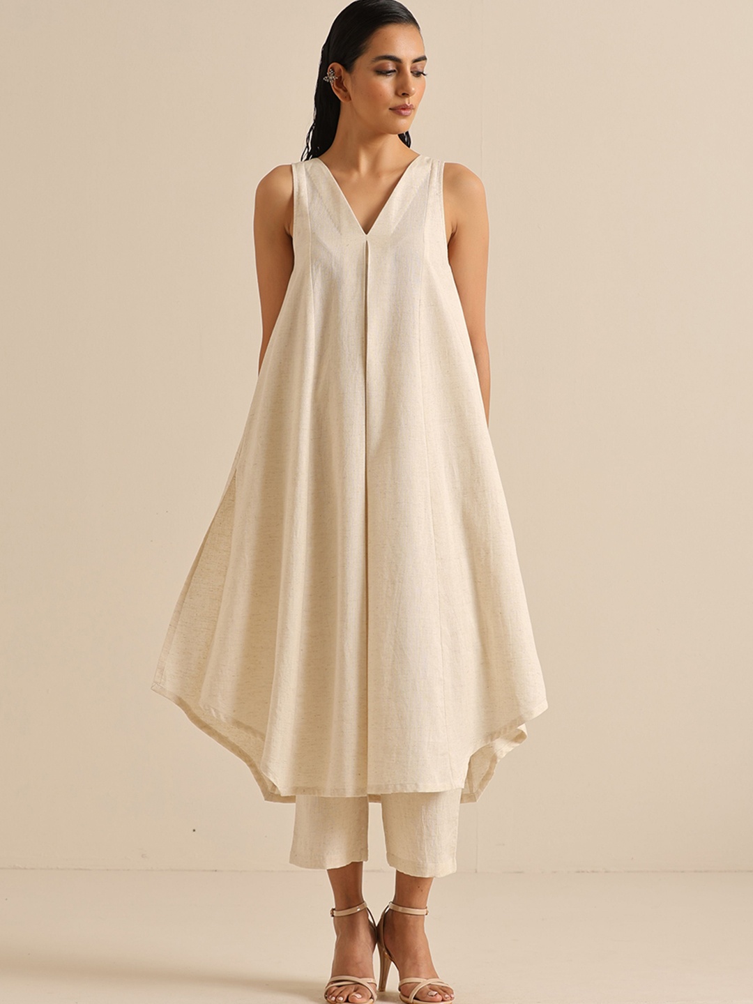 

trueBrowns V-Neck A-Line Pure Cotton Kurta with Trousers, Off white