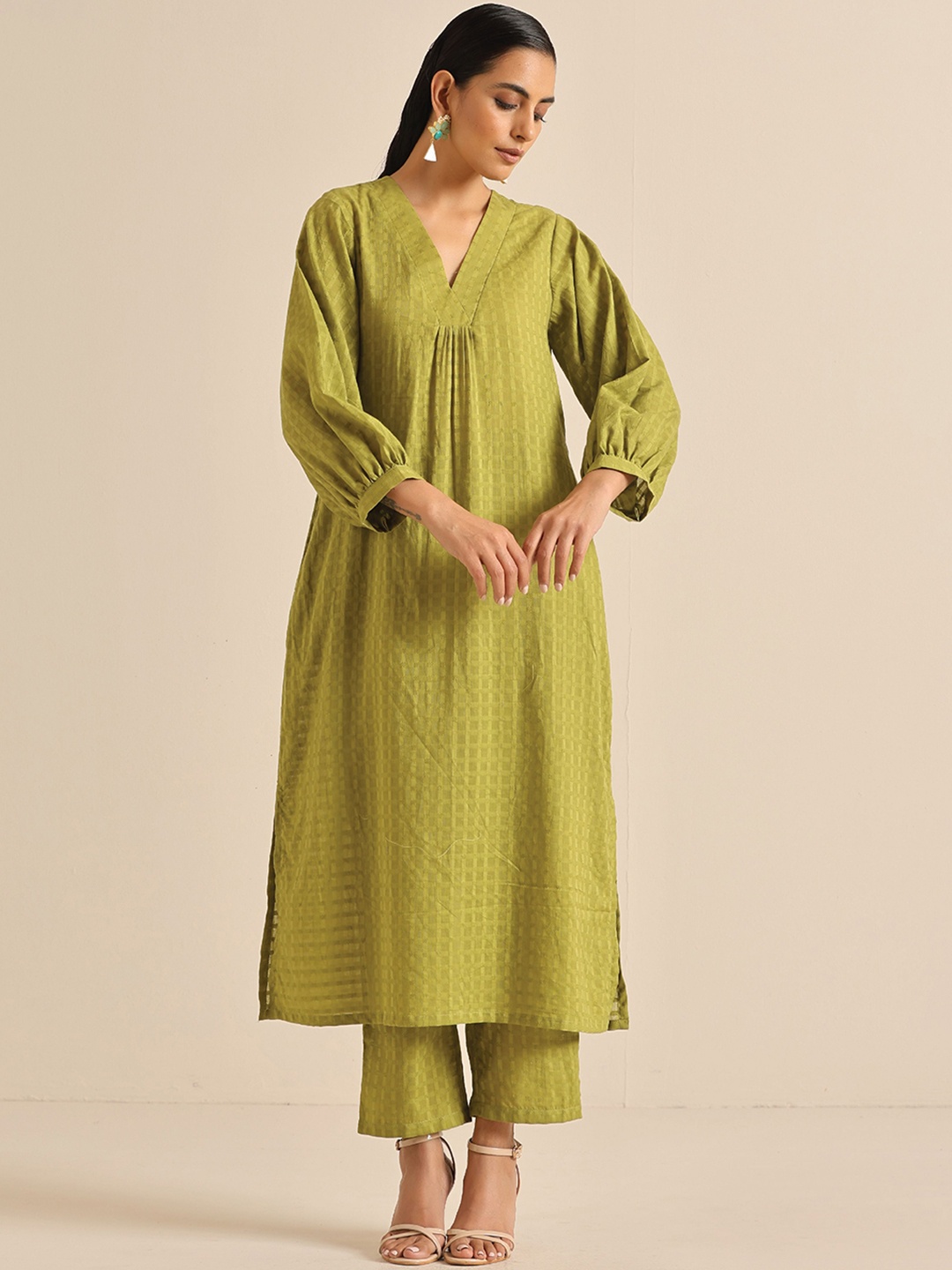 

trueBrowns V-Neck A-Line Checked Pure Cotton Kurta with Trousers, Green