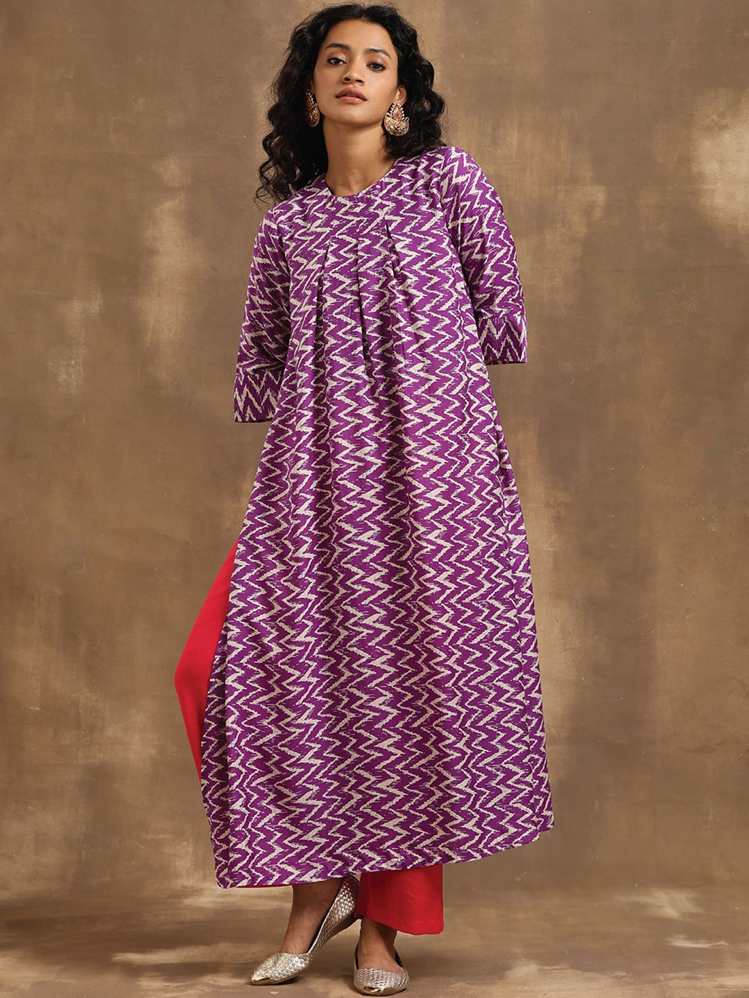 

trueBrowns Chevron Printed A-Line Kurta with Palazzos, Purple