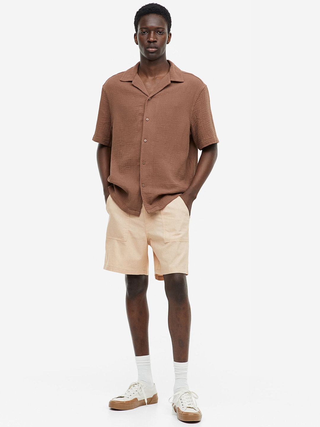 

H&M Men Relaxed Fit Linen-Blend Shorts, Beige