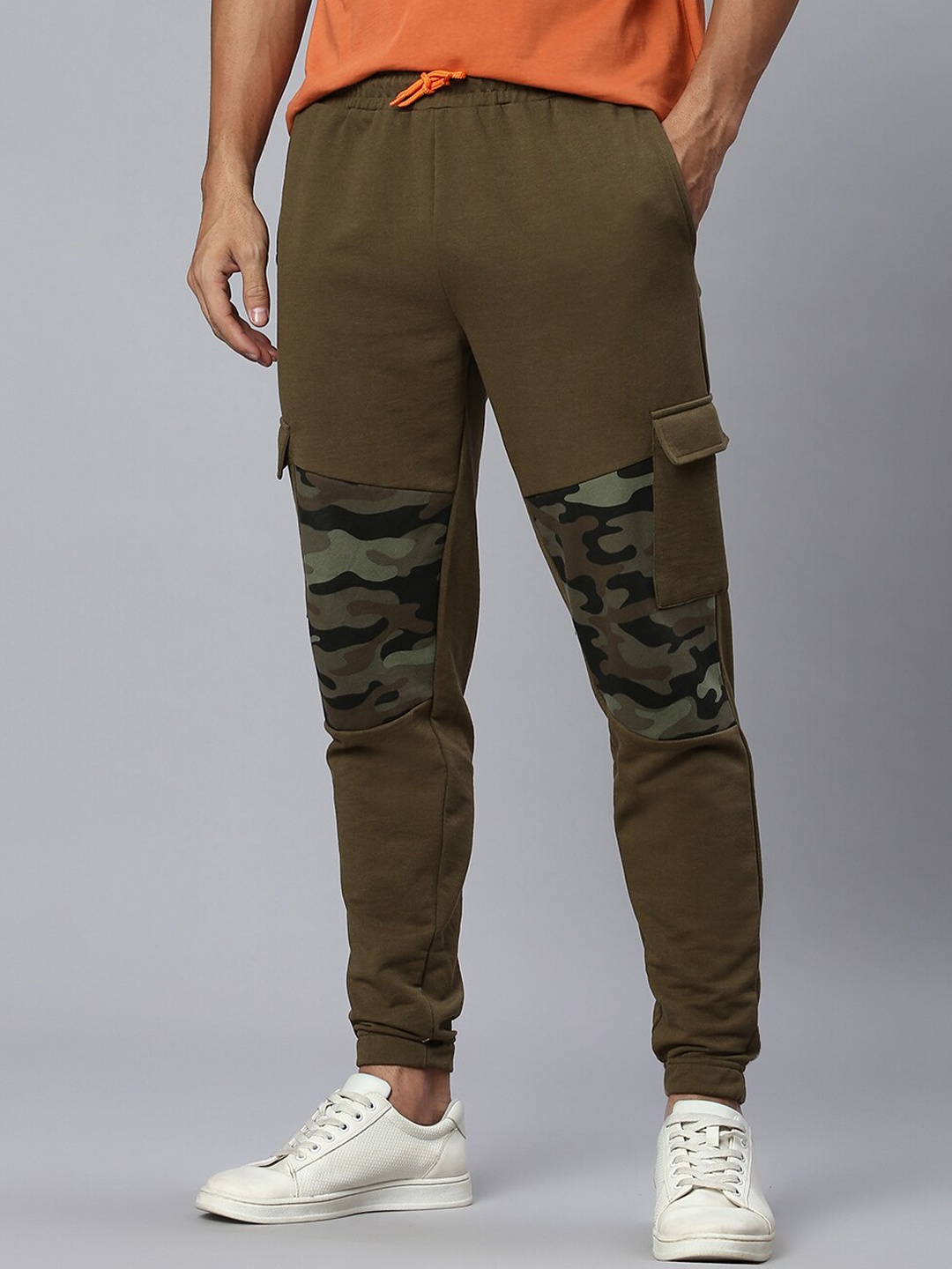 

Hubberholme Men Camouflage Printed Cargo Joggers, Olive