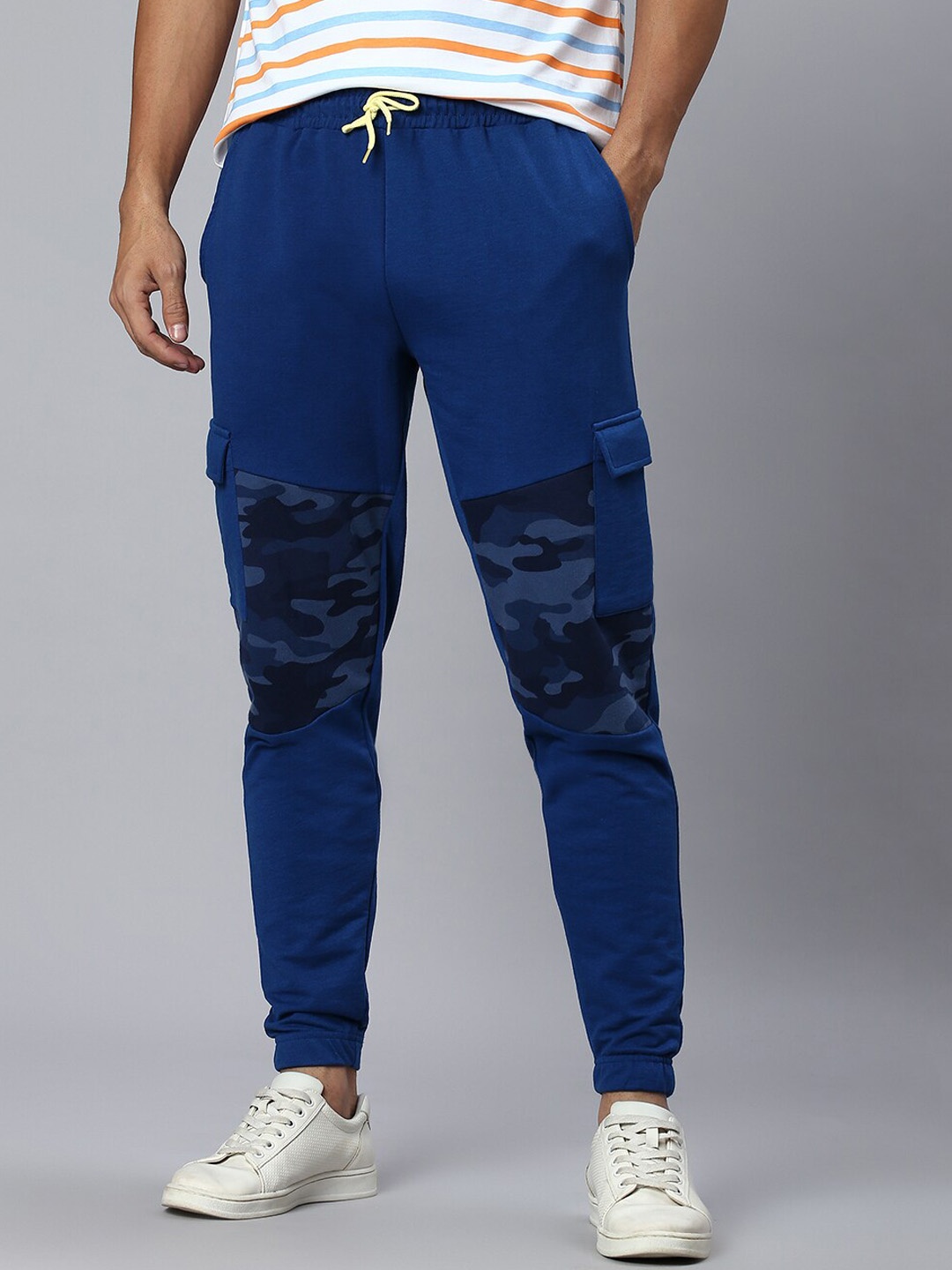 

Hubberholme Men Mid-Rise Camouflage Printed Regular Fit Cotton Joggers, Navy blue