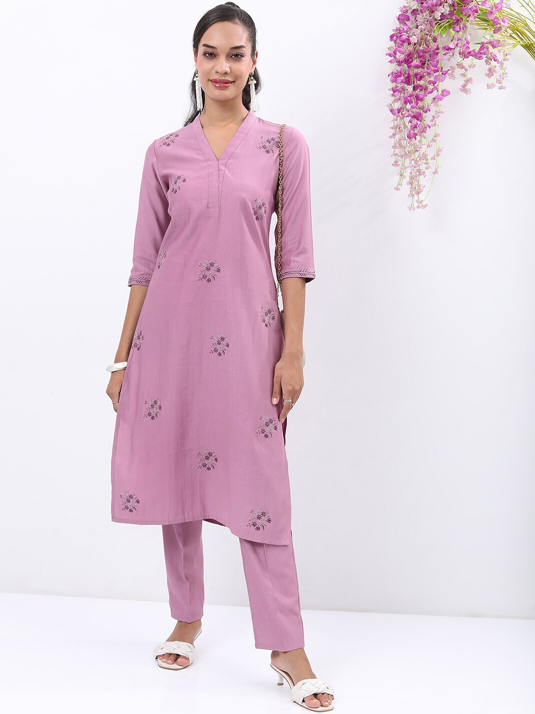 

Vishudh V-Neck Floral Embroidered Thread Work Regular Kurta with Trousers, Mauve