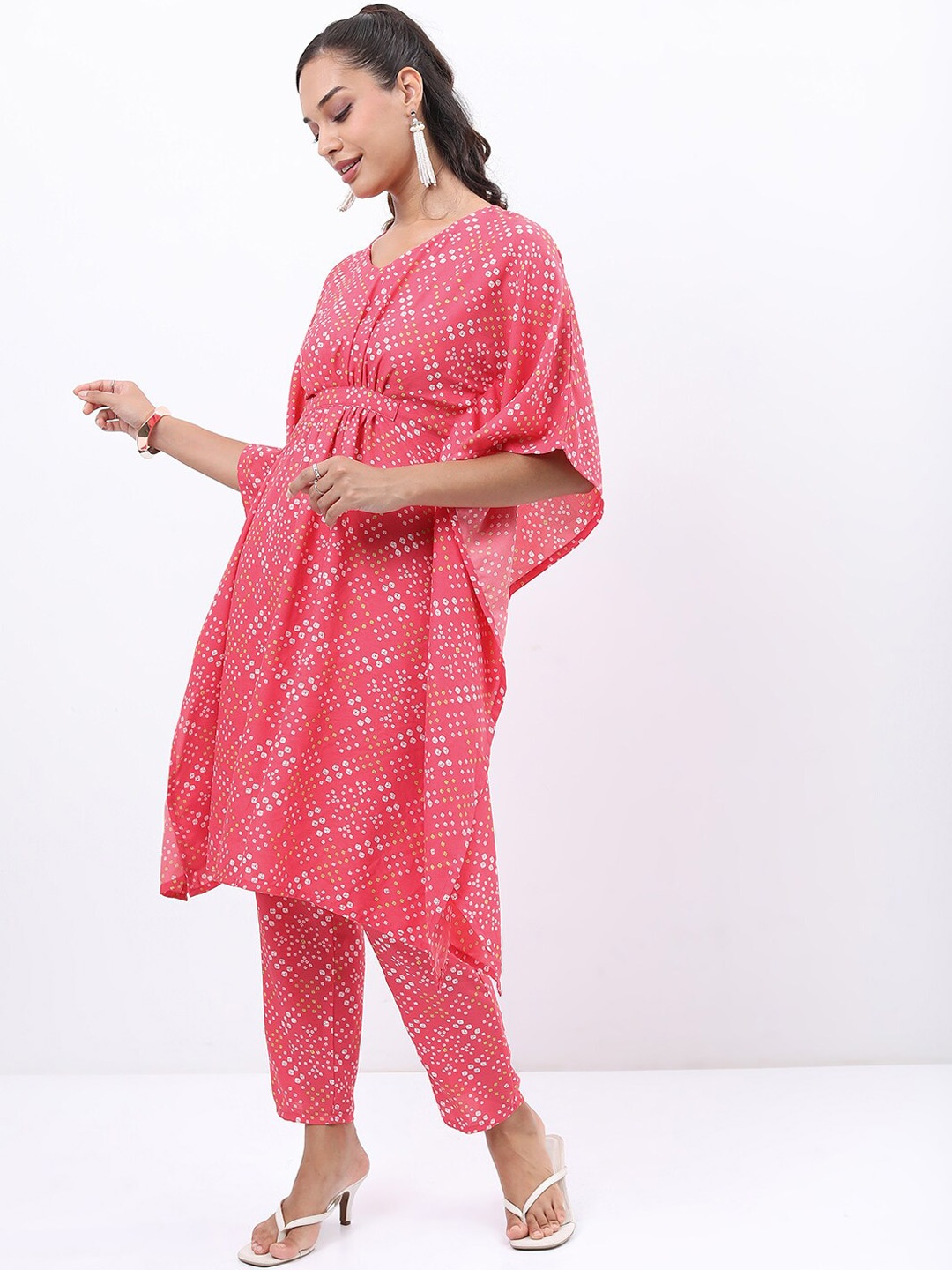 

Vishudh Pink & White Ethnic Motifs Printed Kaftan Kurta With Trousers