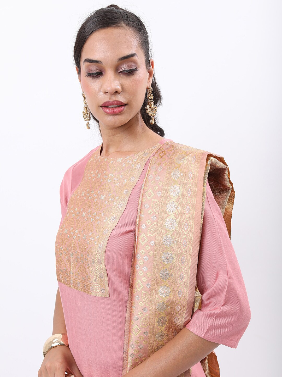 

KETCH Ethnic Motifs Yoke Design Jacquard Kurta With Trousers & Dupatta, Pink