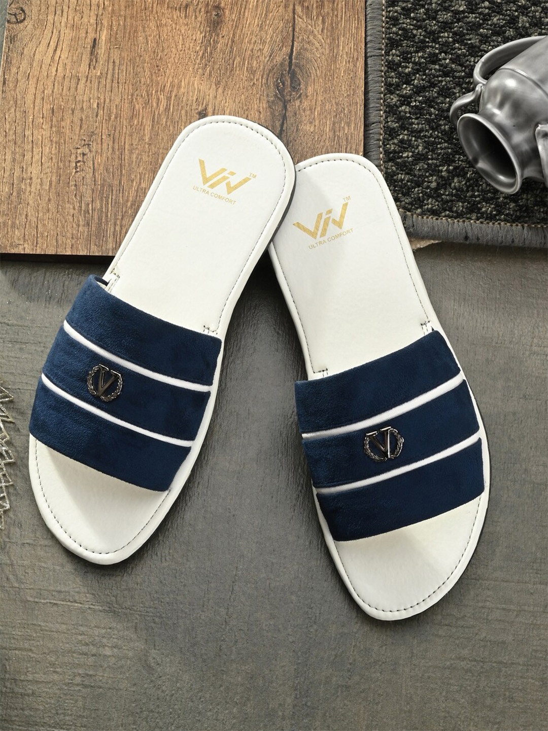 

VIV Men Striped Sliders, Navy blue