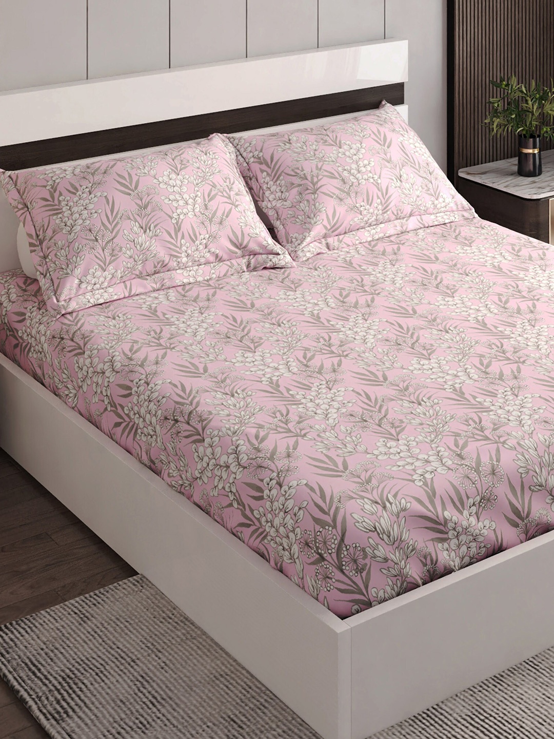 

Home Centre Purple & White Floral 144 TC Cotton King Bedsheet With 2 Pillow Covers