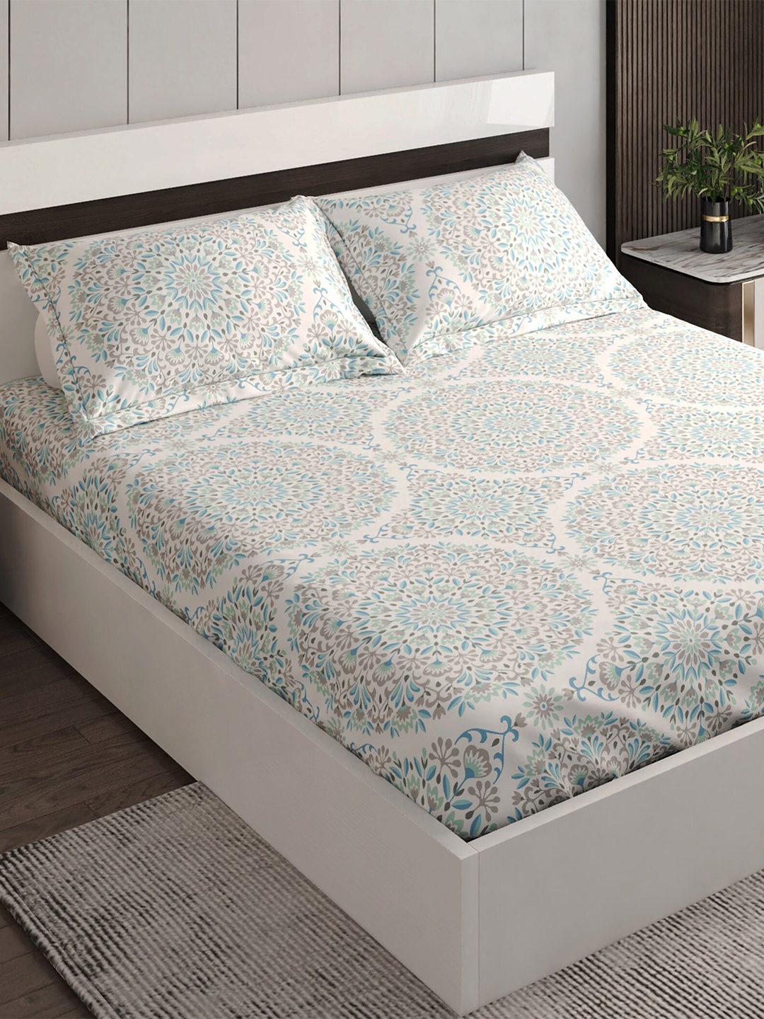 

Home Centre Blue & White Geometric Cotton 144 TC 3 Pcs King Bedsheet With 2 Pillow Covers