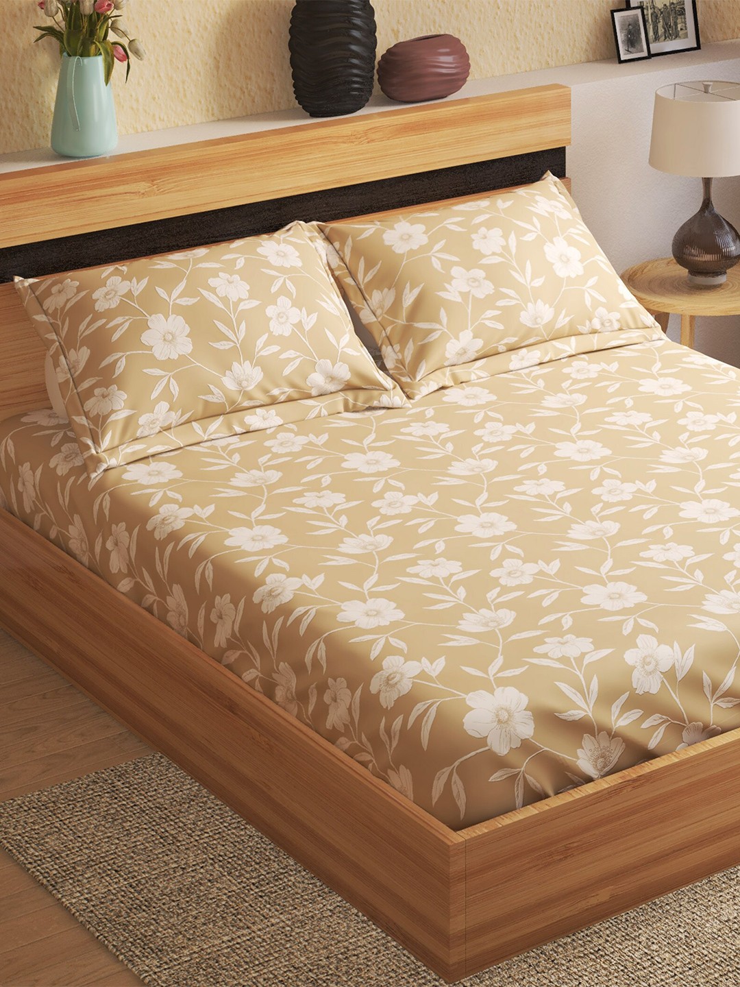 

Home Centre Beige & White Floral 144 TC Cotton King Bedsheet With 2 Pillow Covers