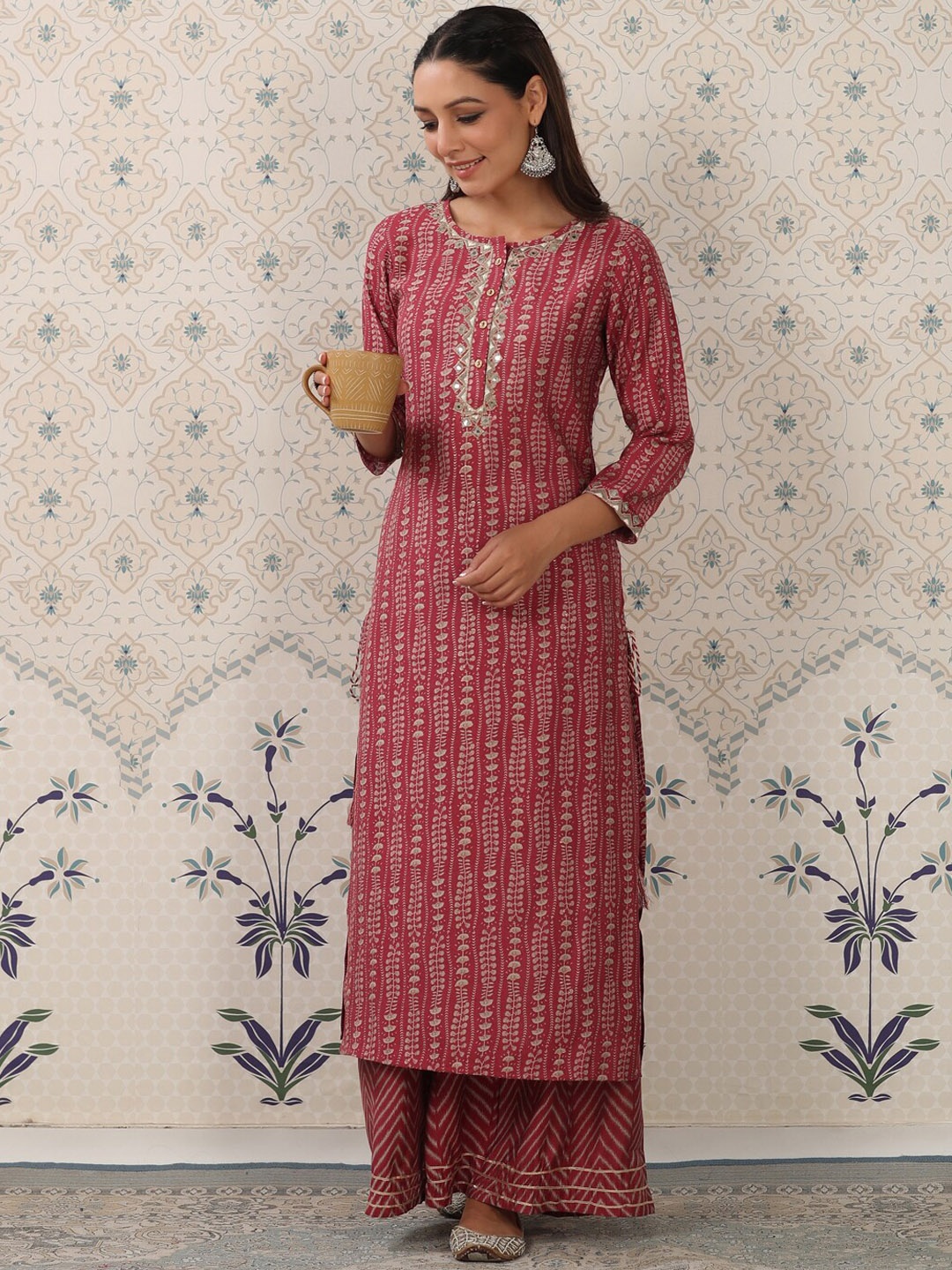 

Ode by House of Pataudi Pink & Grey Ethnic Motifs Printed Kurta With Sharara