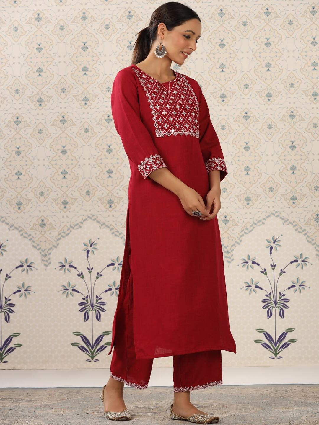 

Ode by House of Pataudi Maroon Geometric Yoke Design Mirror Work Kurta With Palazzos