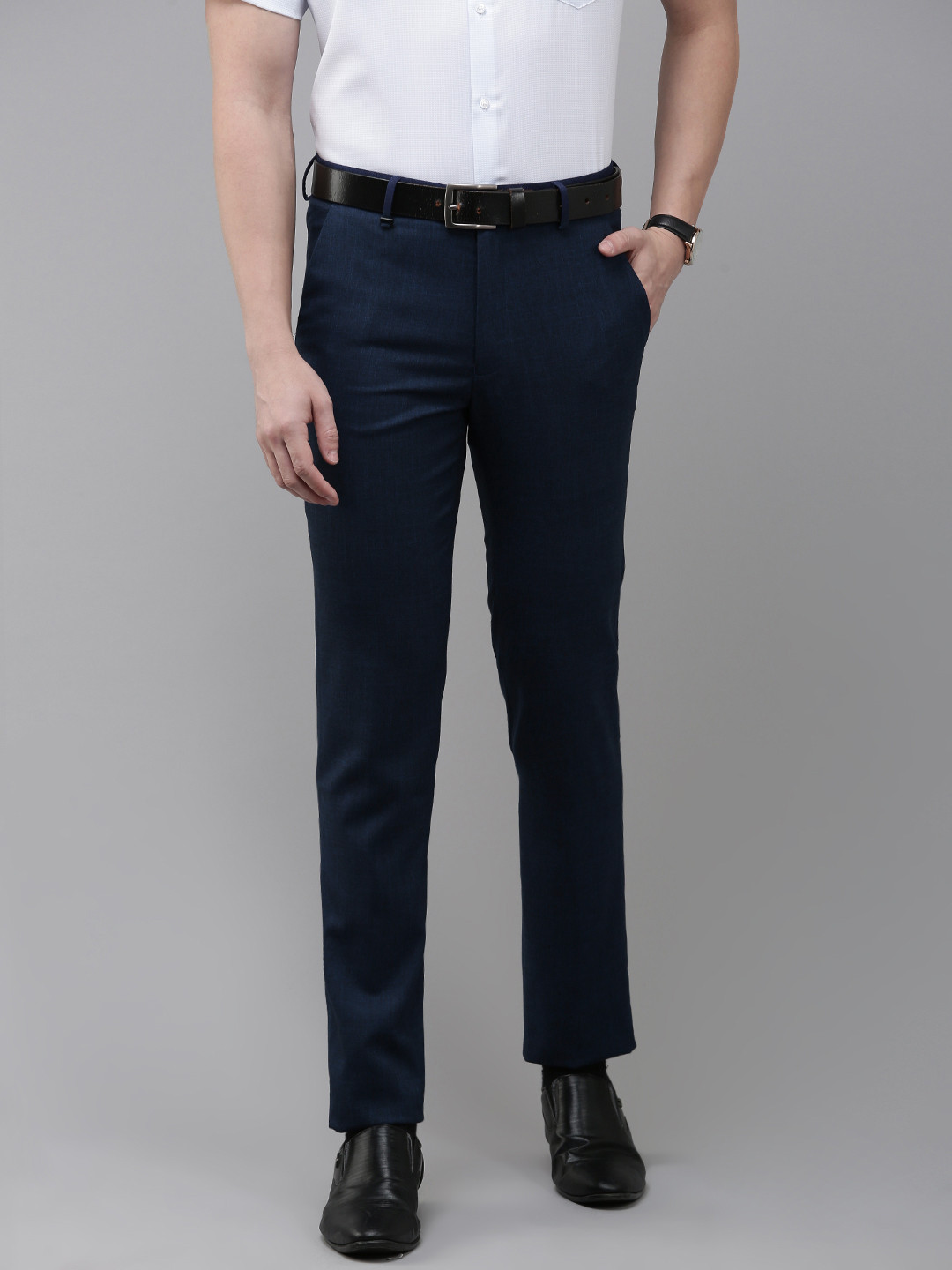 

Van Heusen Men Textured Slim Fit Trousers, Navy blue