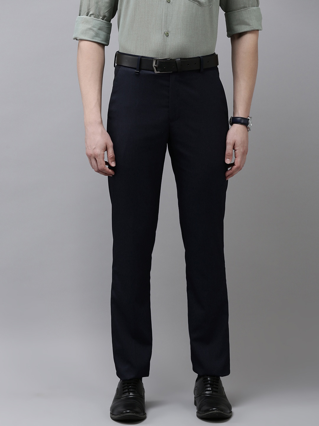

Van Heusen Men Textured Slim Fit Trousers, Navy blue
