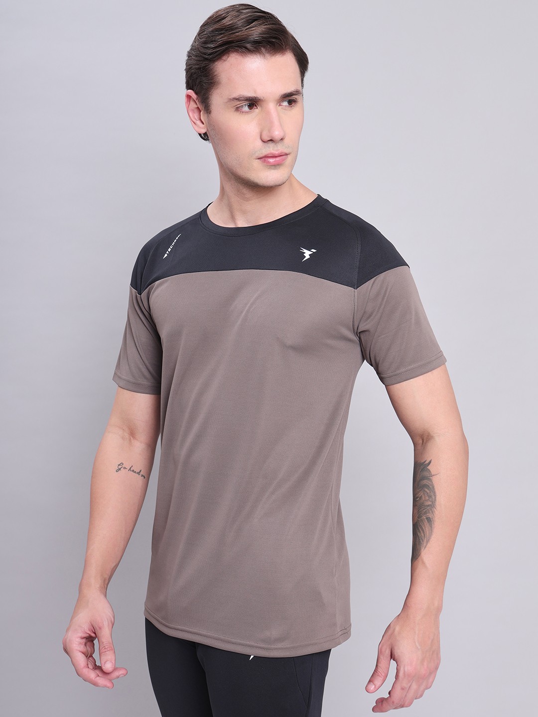 

Technosport Colourblocked Antimicrobial Slim Fit T-shirt, Grey
